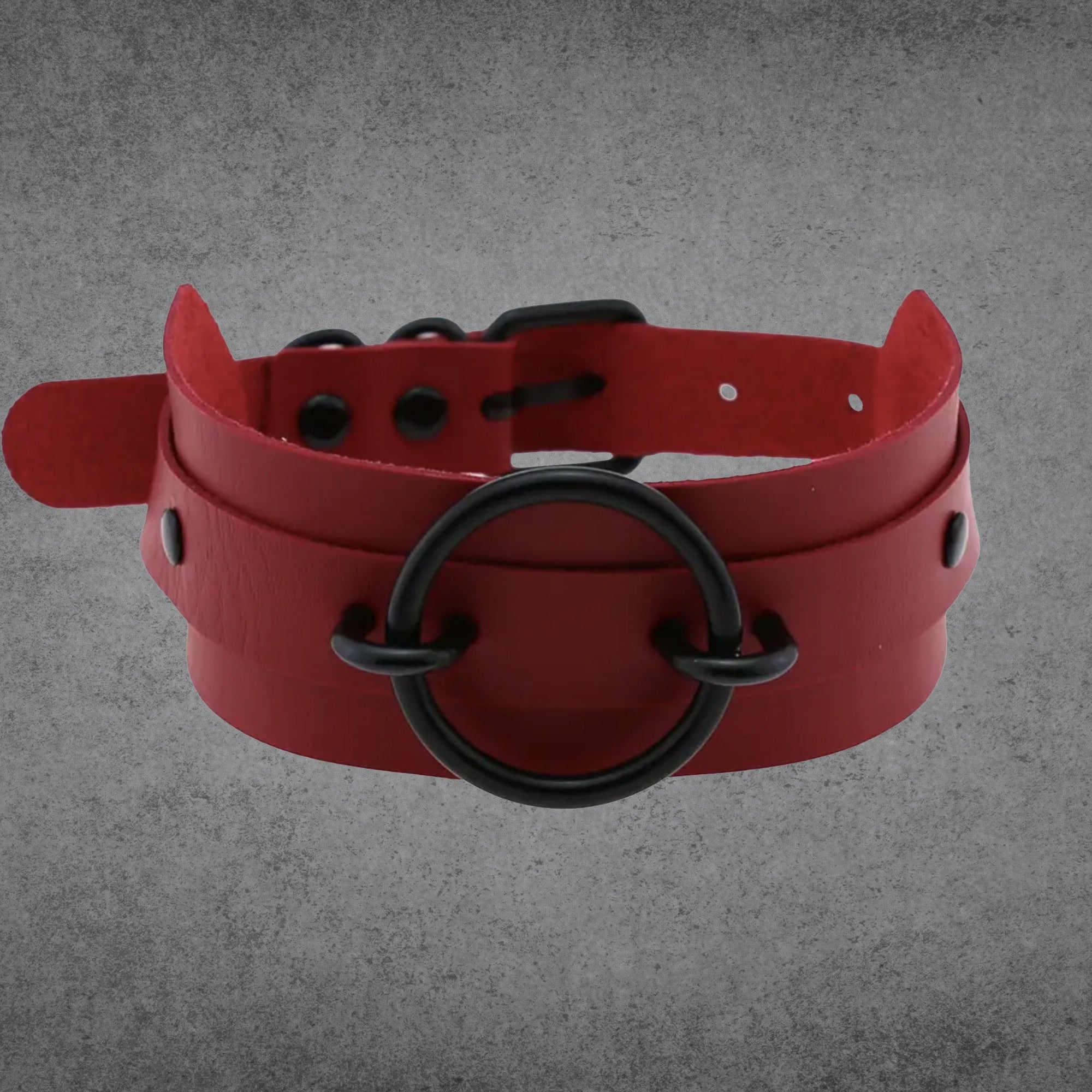 Red O ring gothic style collar with black detail