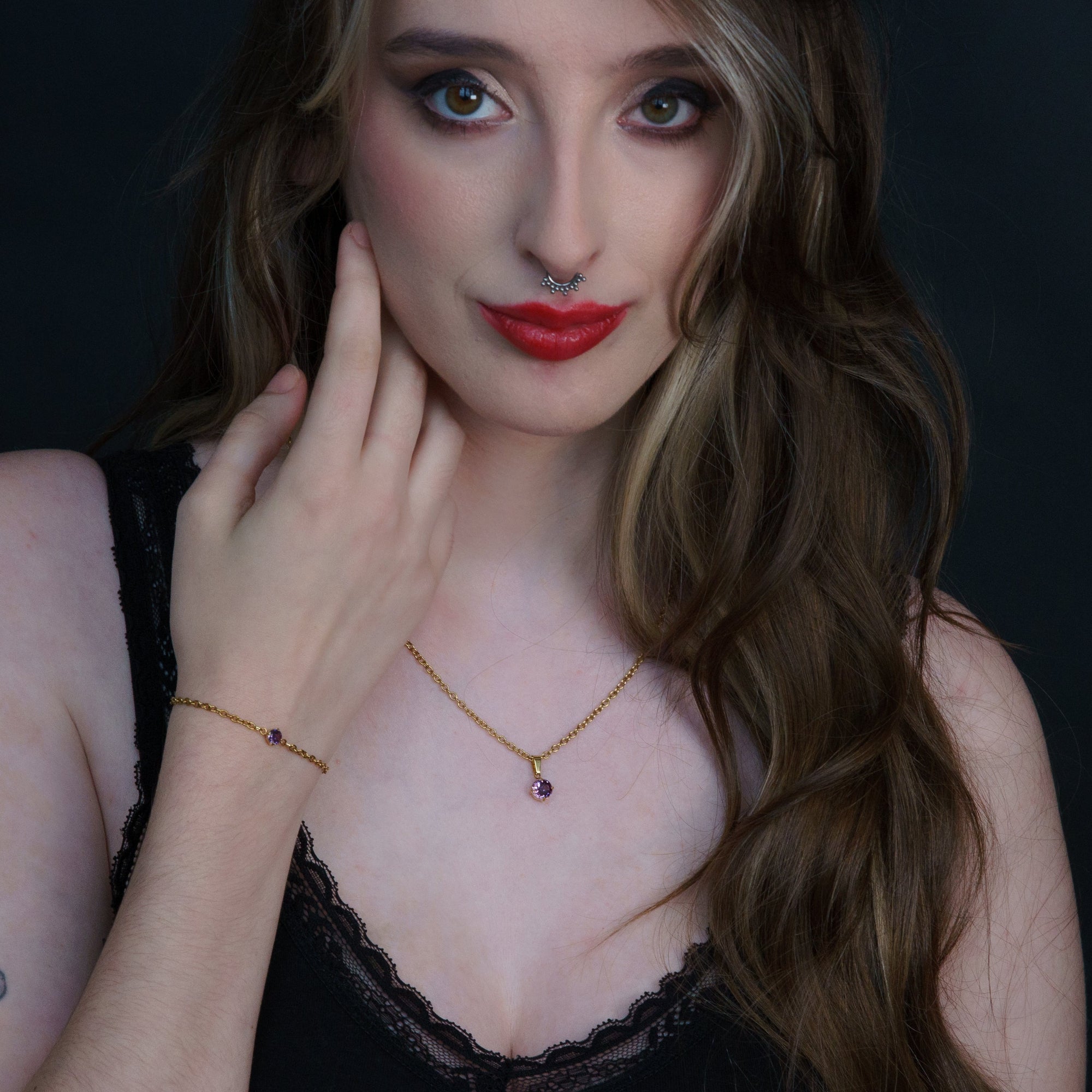 Birthstone Necklace Round (Gold)