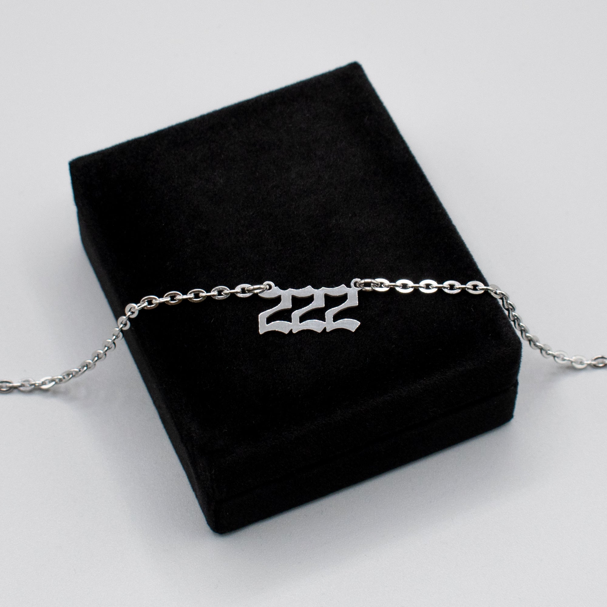 222 Chokerhalskette im gotischen Stil mit Engelszahlen (Silber)