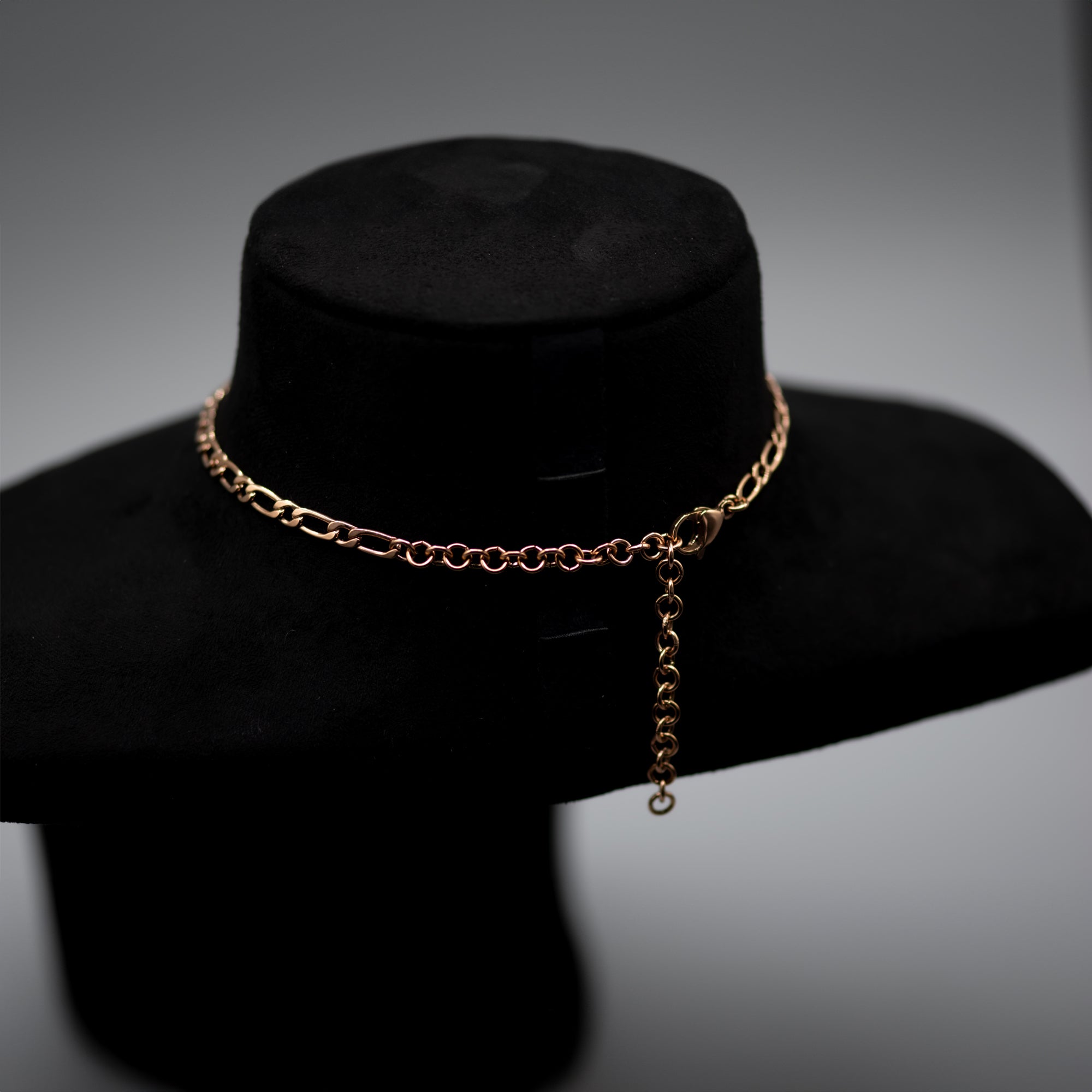 Collier ras du cou BabyGirl de style ancien anglais/gothique (or rose)