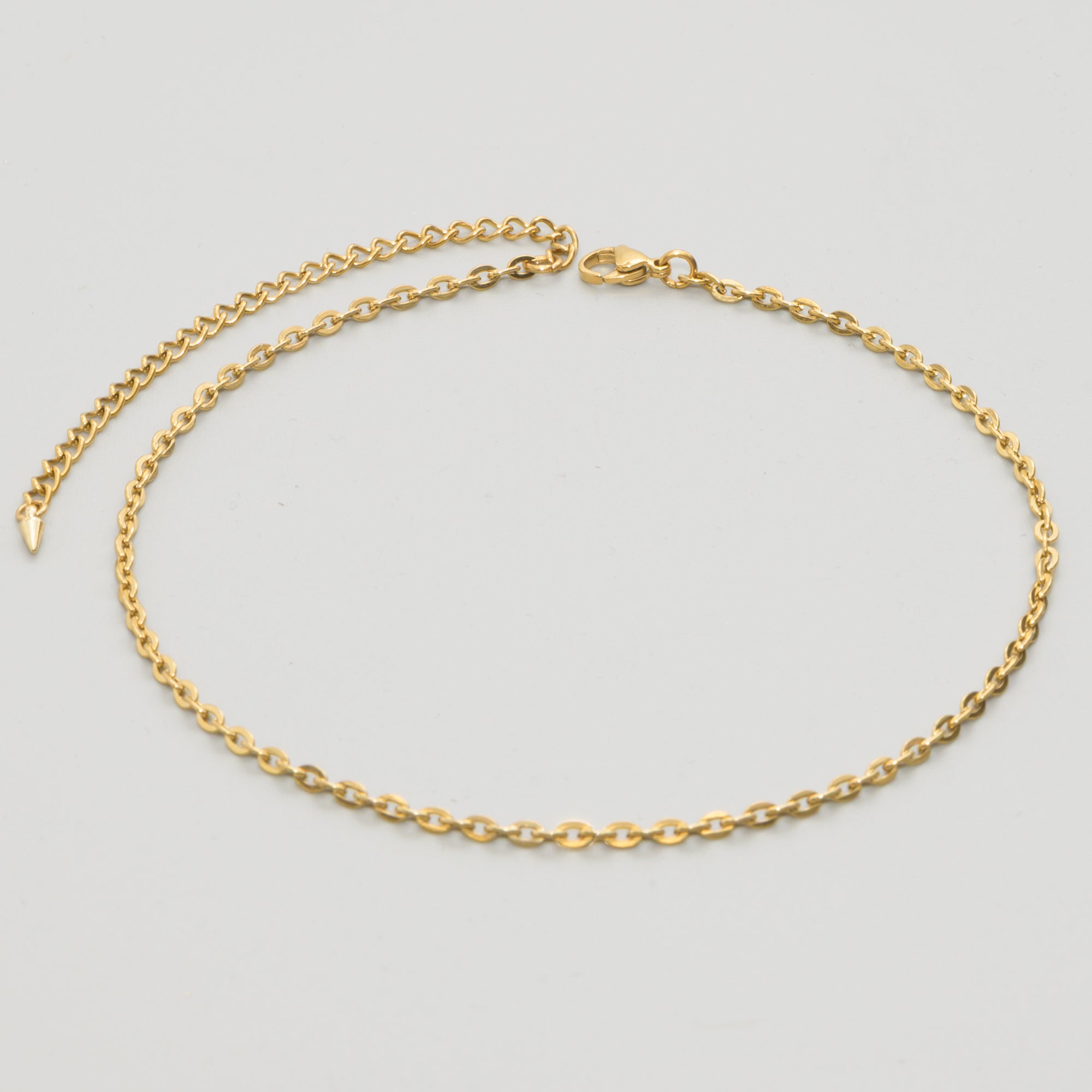 Dainty 3mm cable chain choker necklace in gold stainless steel