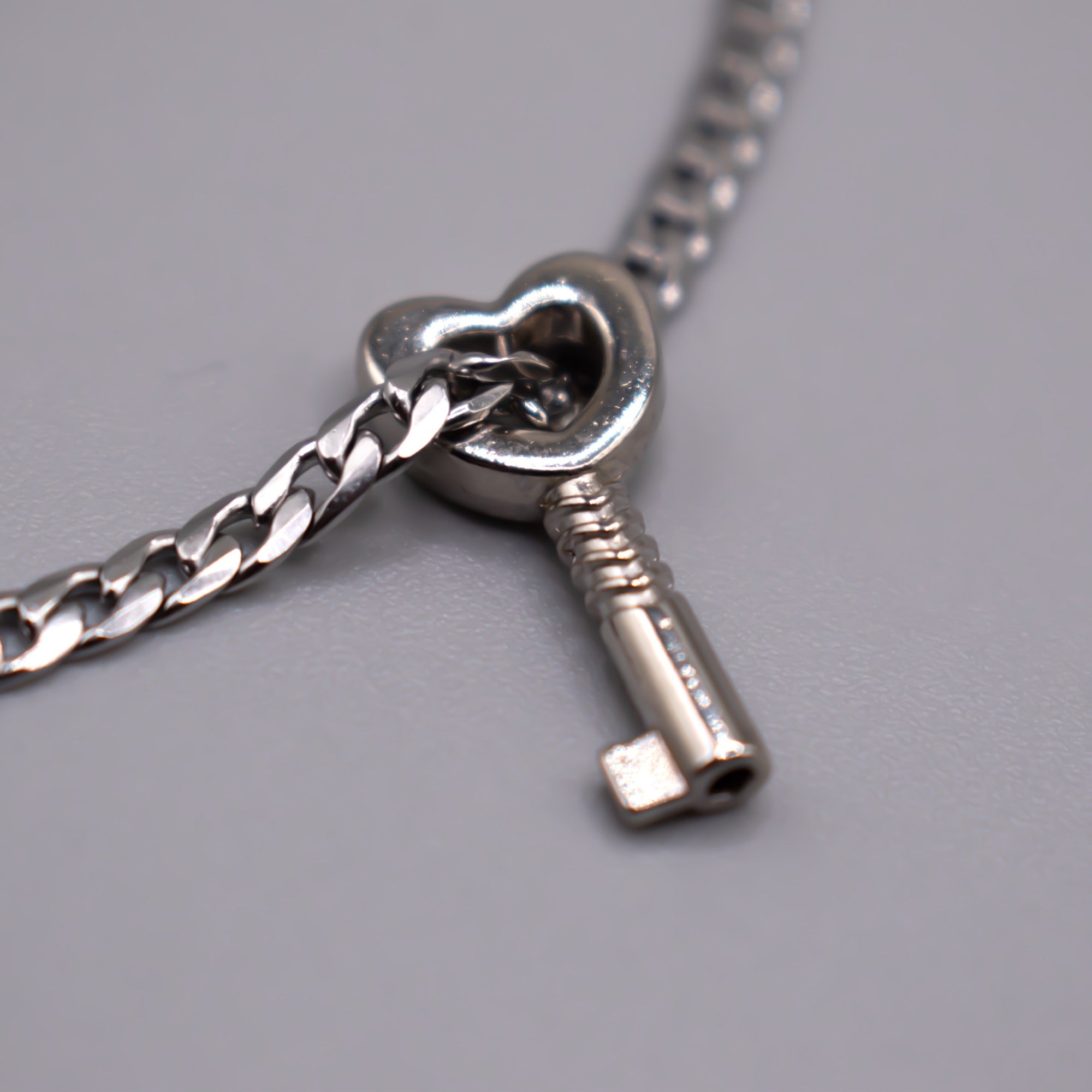 Forever Yours Heart Padlock Choker Chain (Silver)