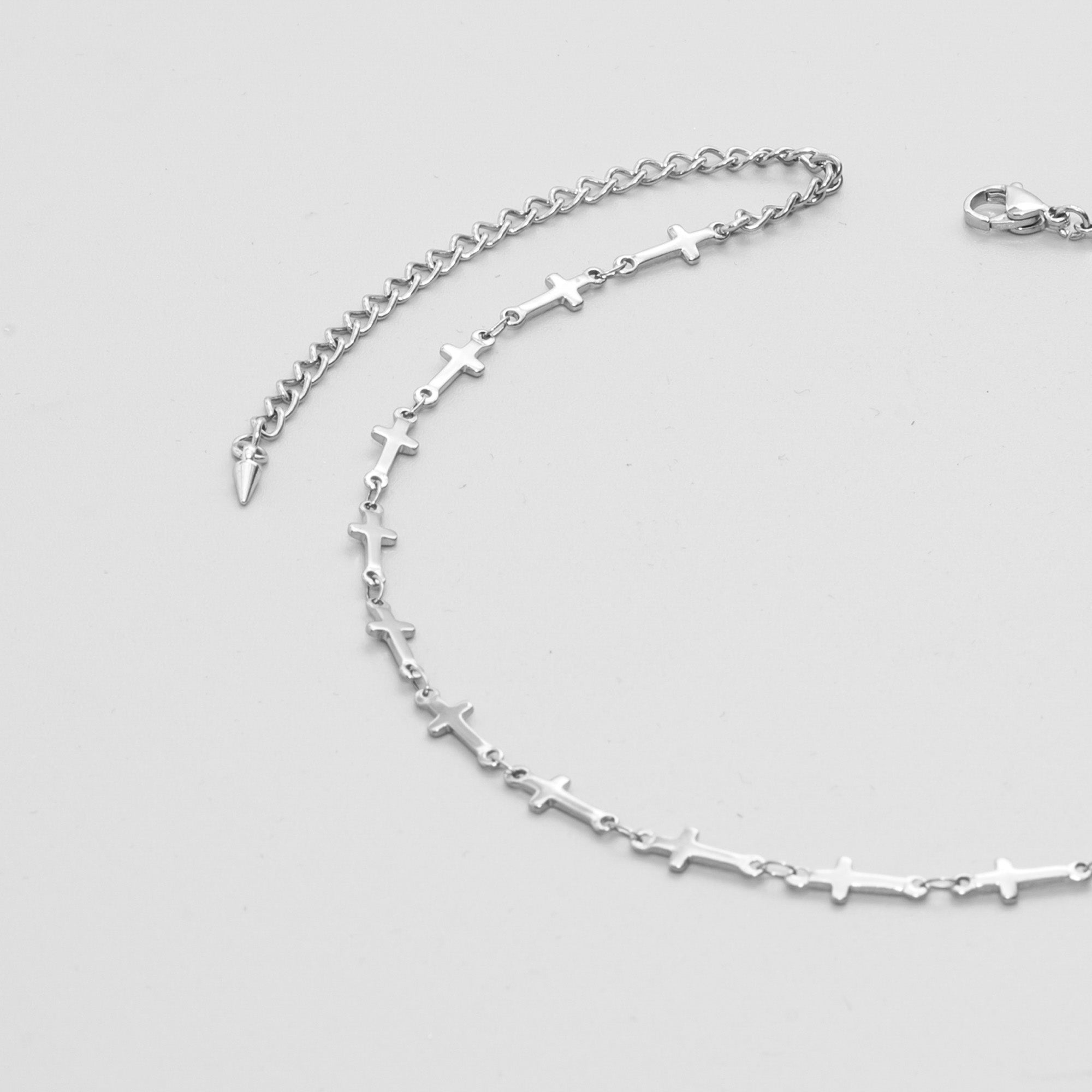 Cross link choker necklace in silver stainless steel