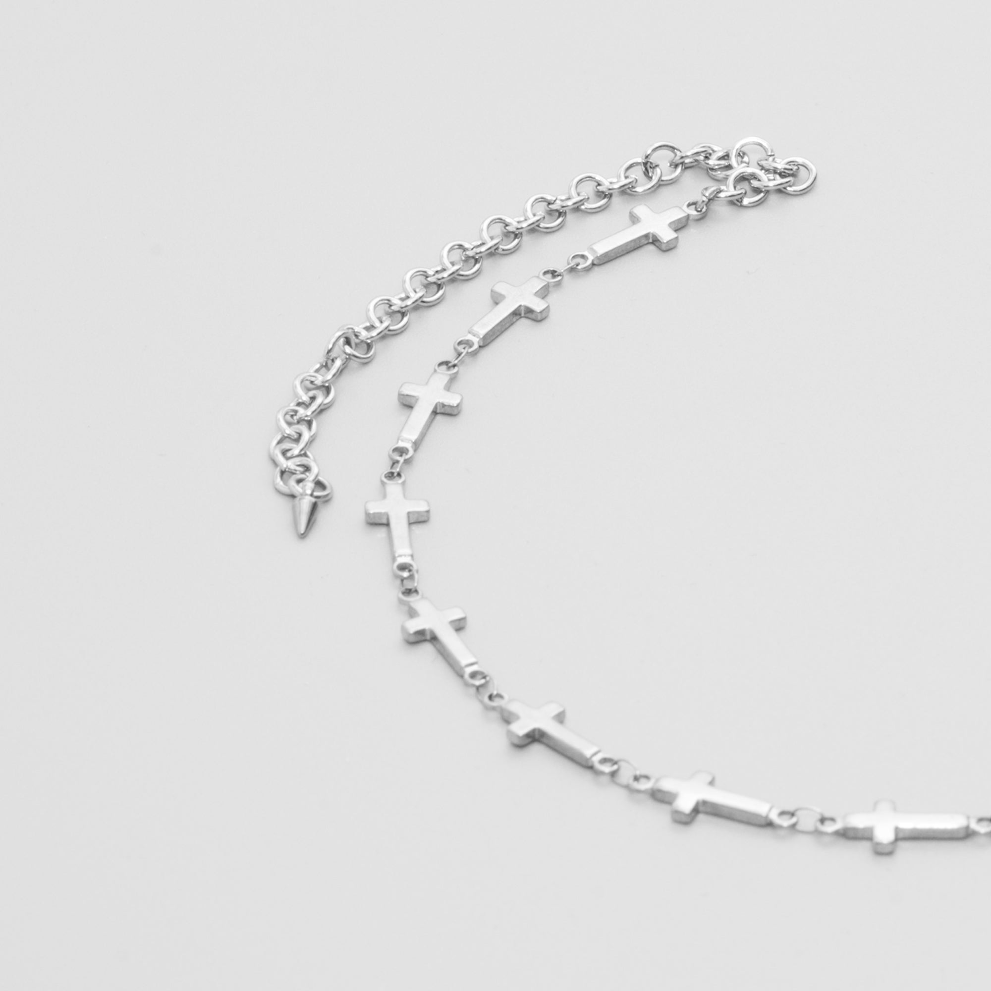 Large cross link choker in silver stainless steel