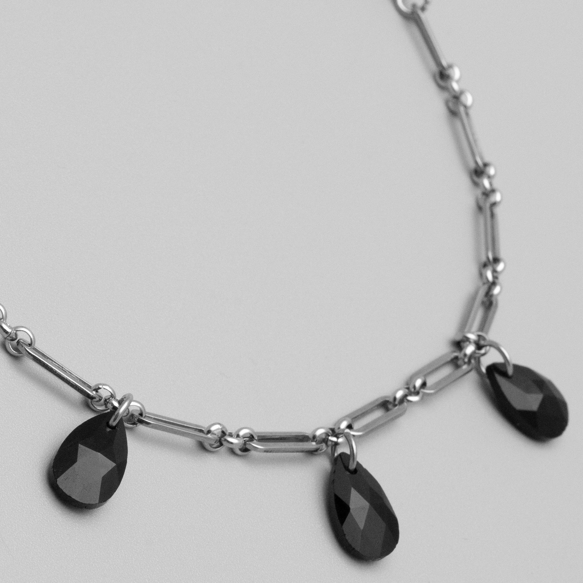 Gothic Teardrop Paperclip Choker (Silver)