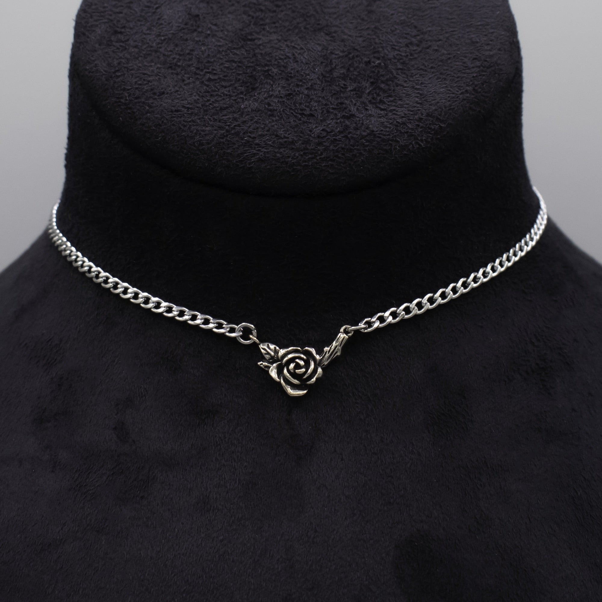 Dainty Gothic rose choker necklace in silver