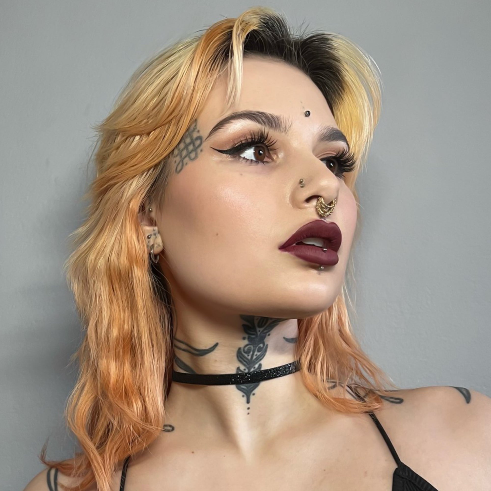 8mm Adjustable Glitter Leatherette Choker