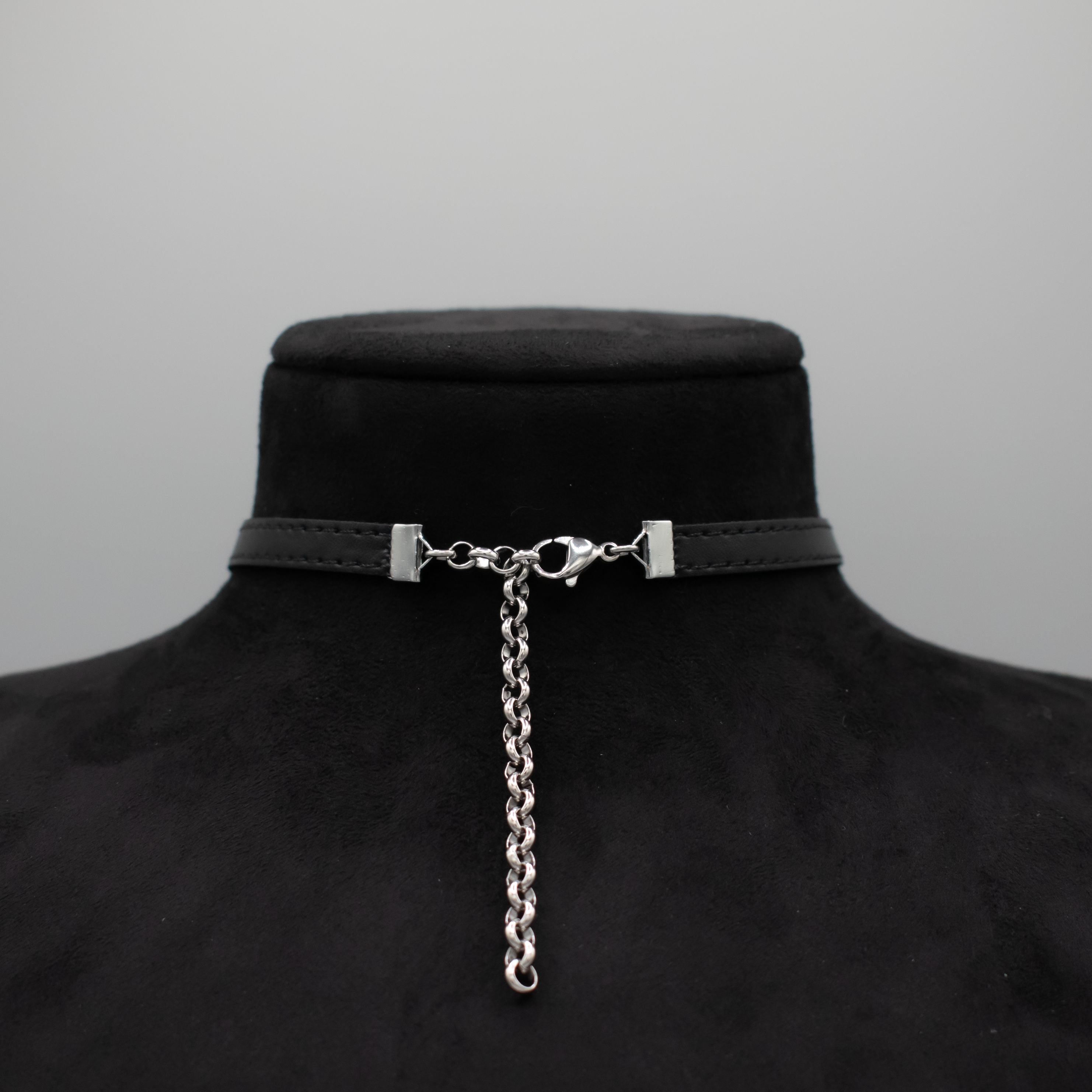 8mm Adjustable Glitter Leatherette Choker