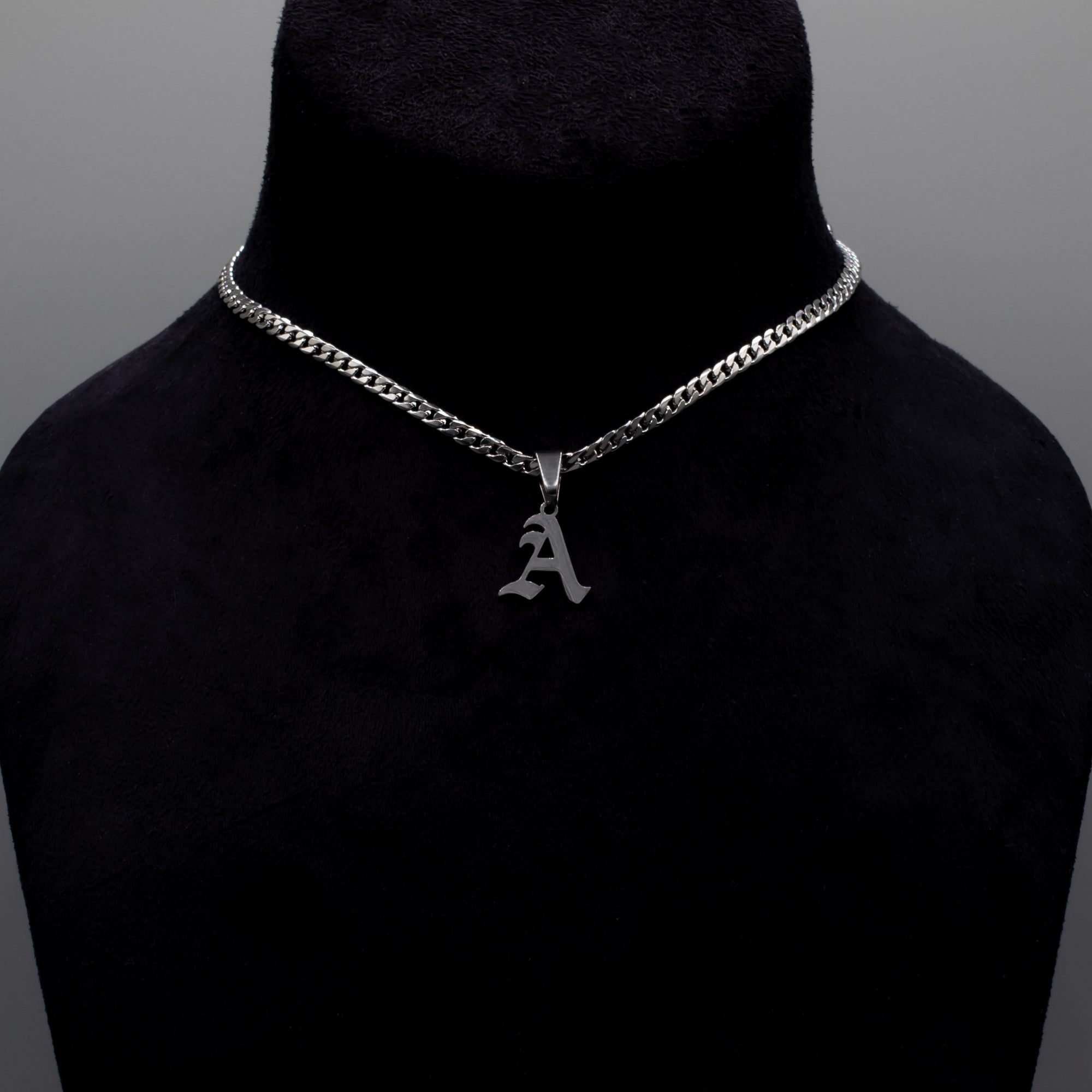 Collier avec initiales gothiques anglaises anciennes (argent)