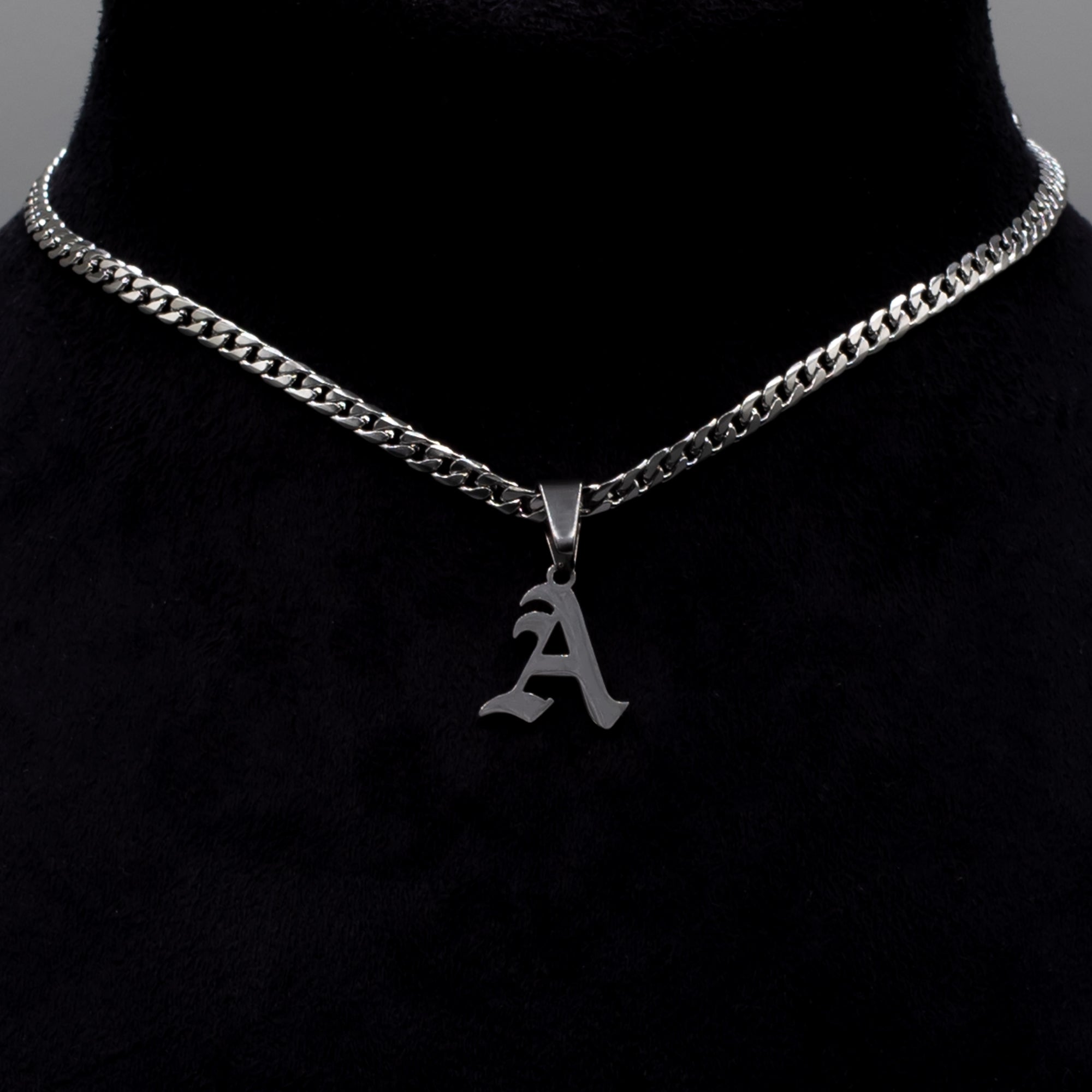 Collier avec initiales gothiques anglaises anciennes (argent)