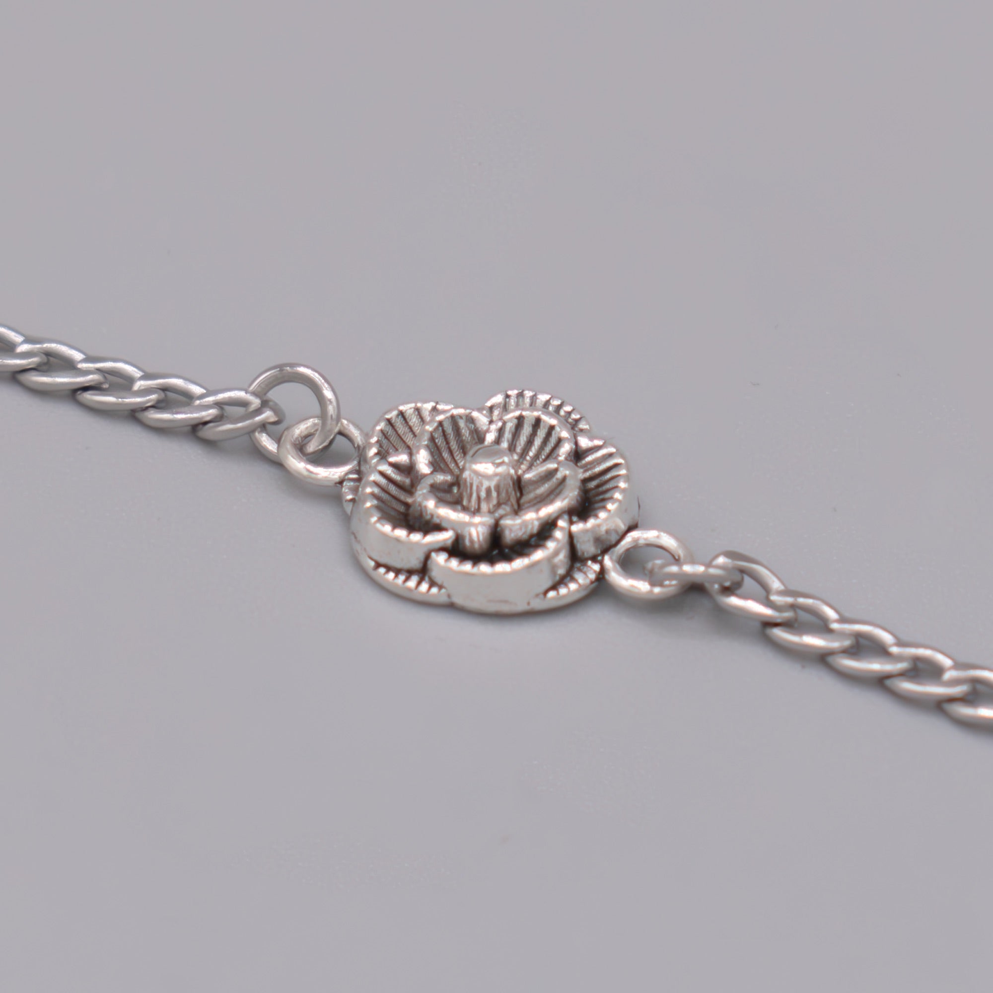 Enchanted Rose Gothic Choker Chain (Silver)