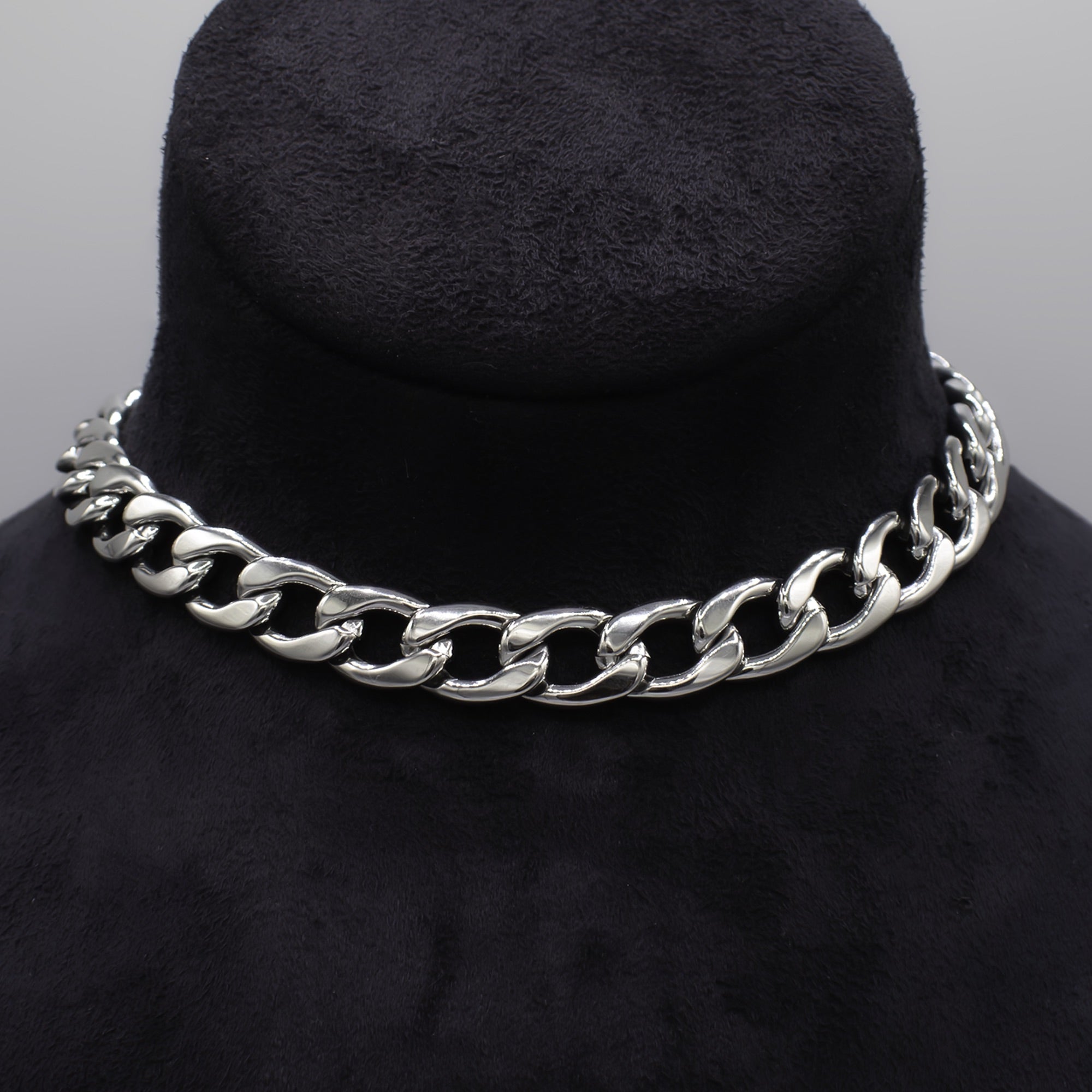 Cuban shops Choker