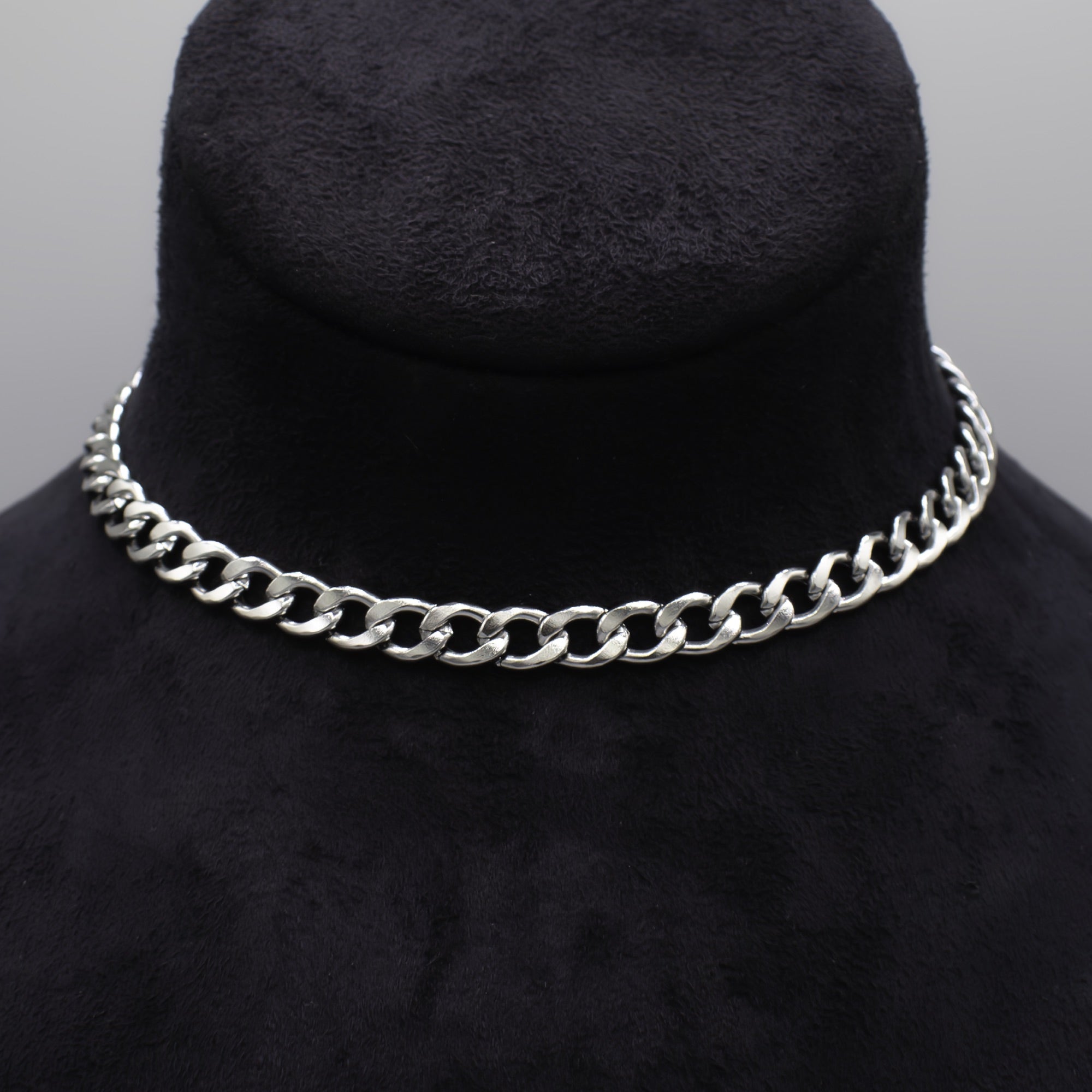 Plain Chunky Cuban Link Chain Choker Necklace - (Silver) 7mm