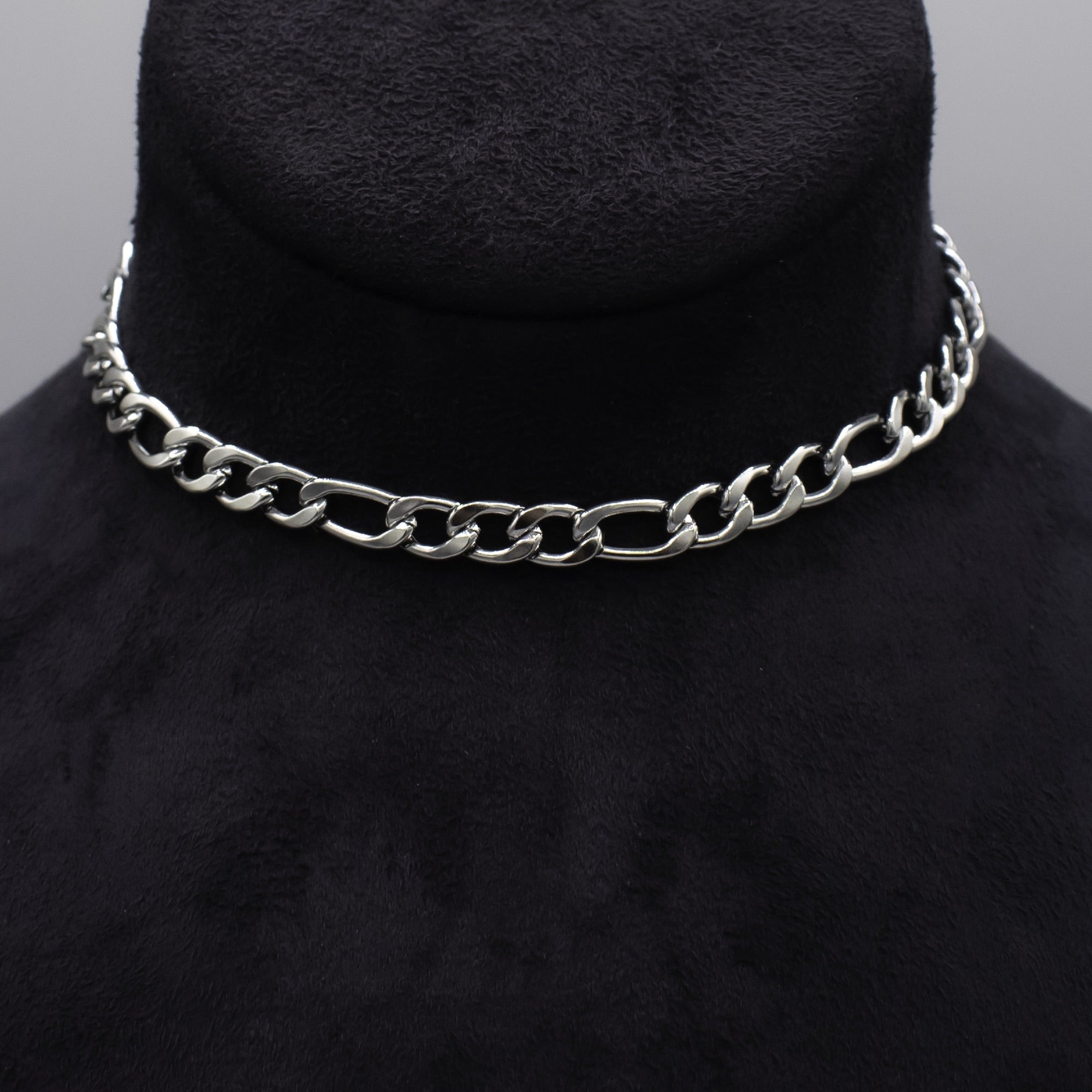 chunky figaro chain choker in silver 7mm
