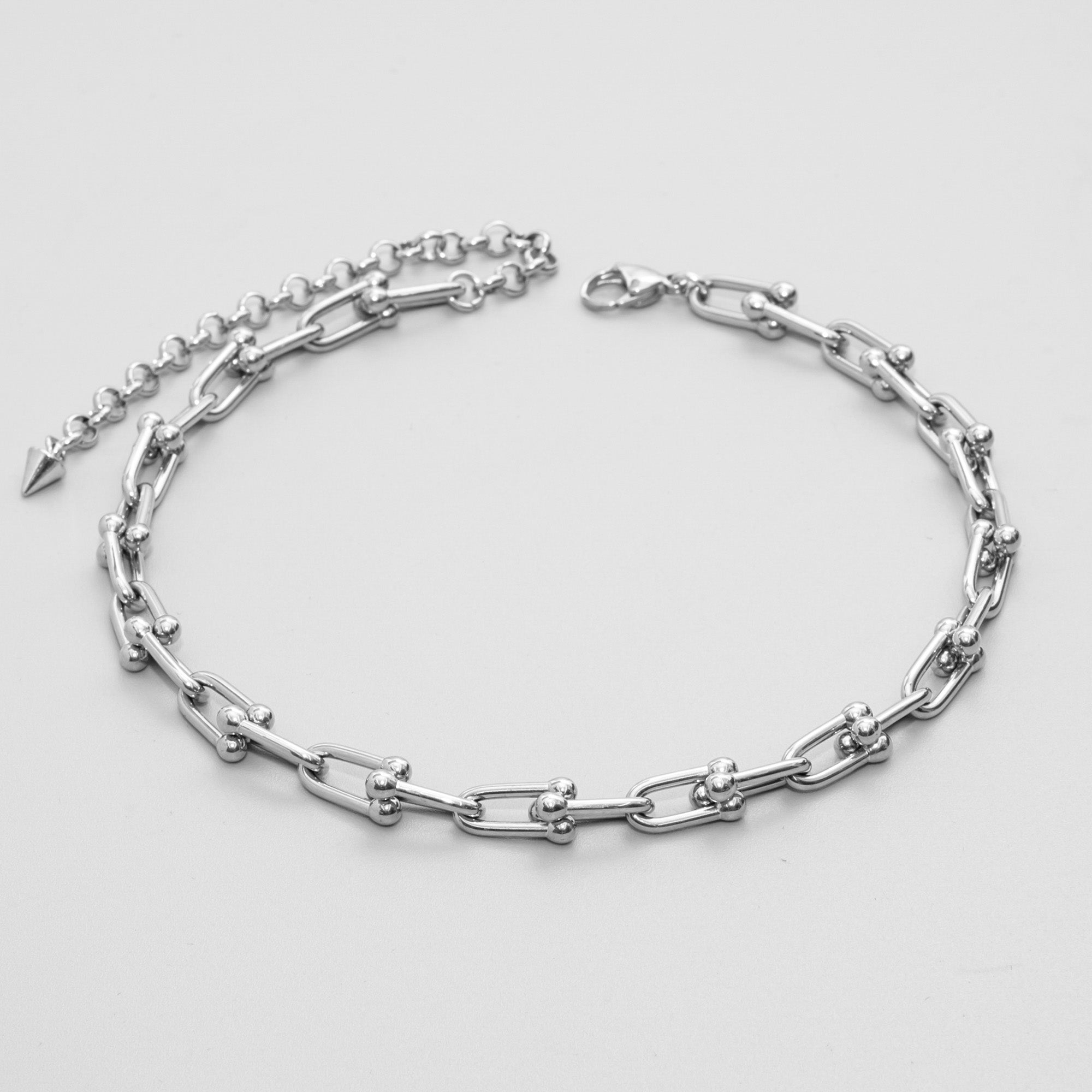 Chunky Horseshoe link chain choker in silver stainless steel