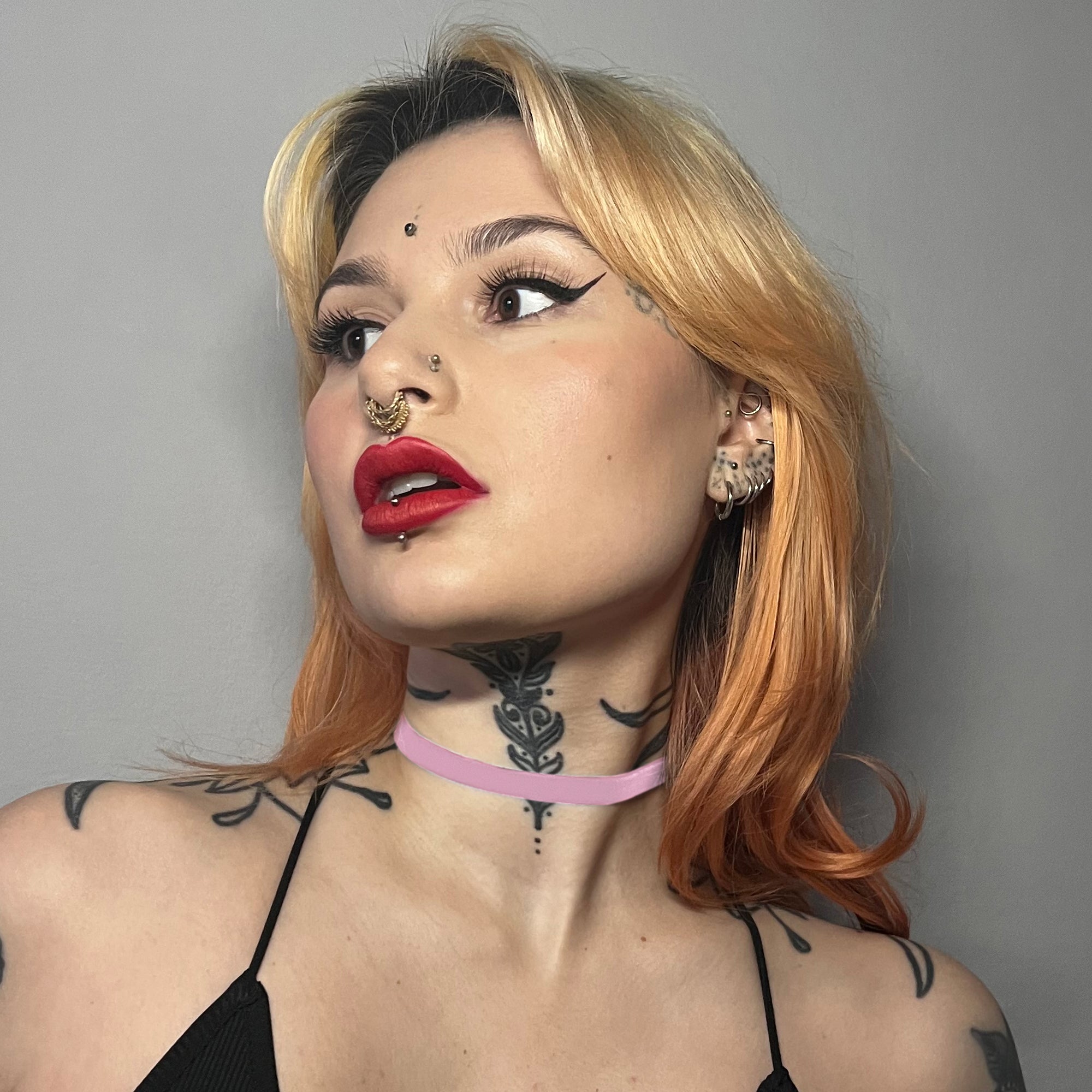 baby pink color velvet choker
