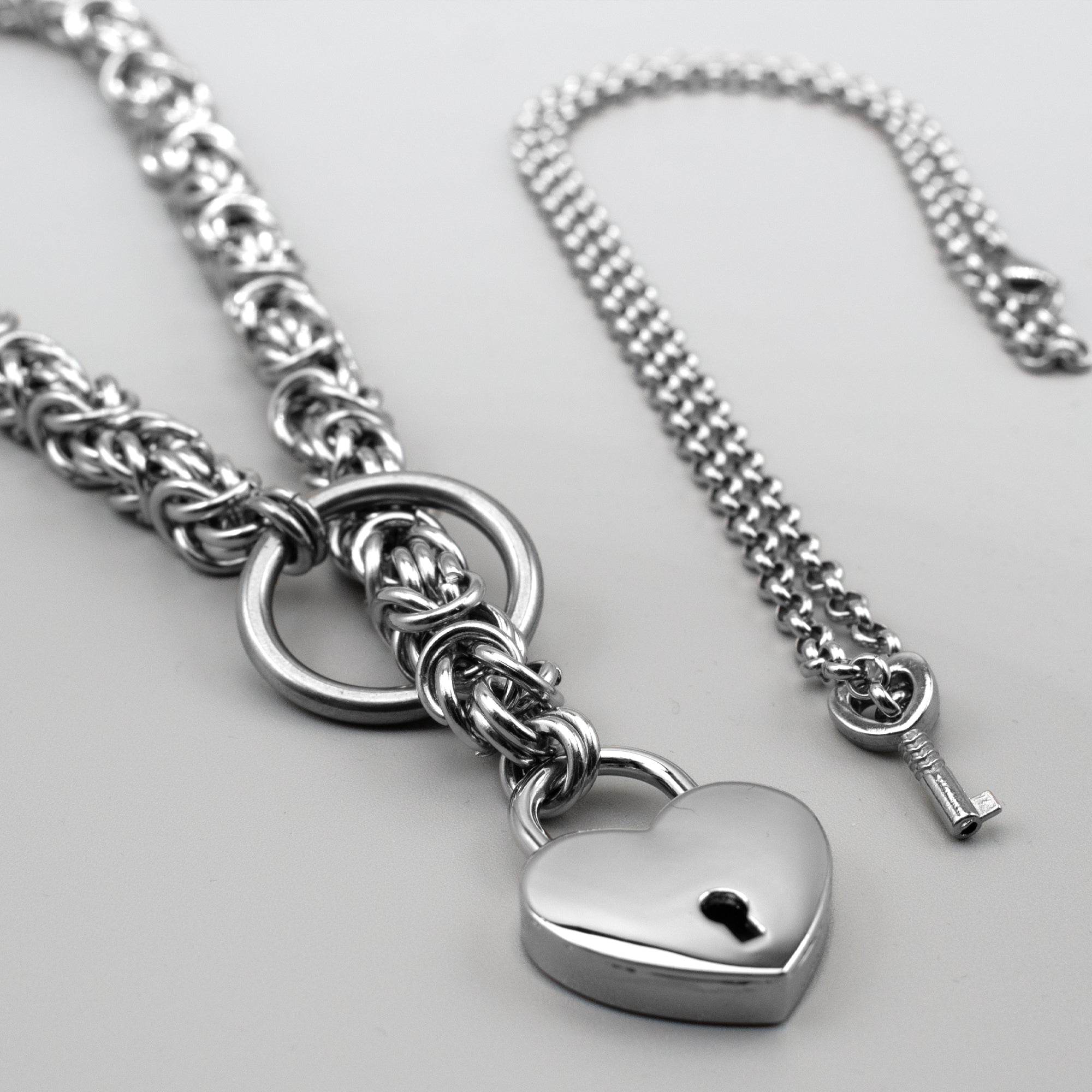 Collier ras du cou en cotte de mailles avec anneau en O - 12 mm
