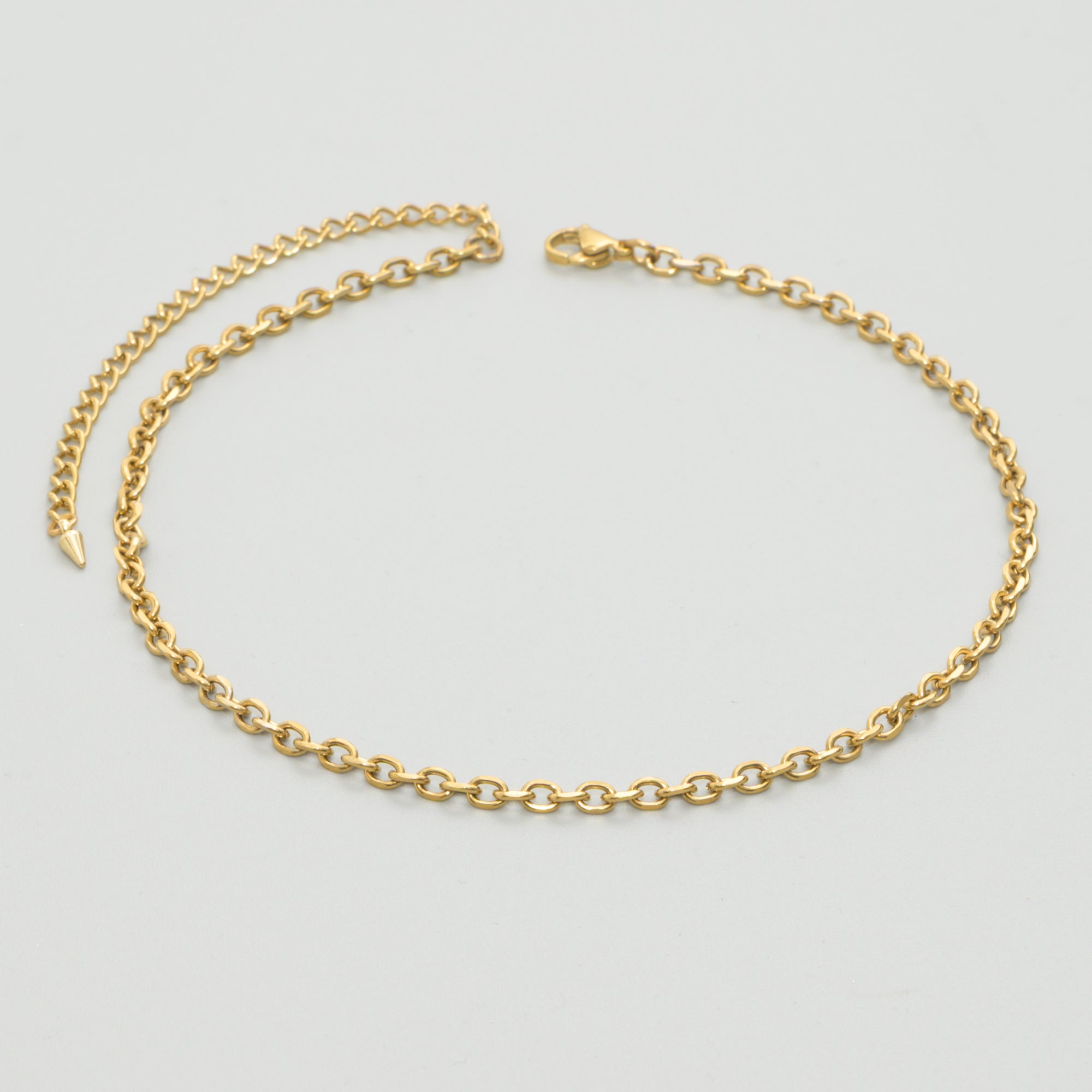 Dainty 4mm cable chain choker necklace in gold stainless steel
