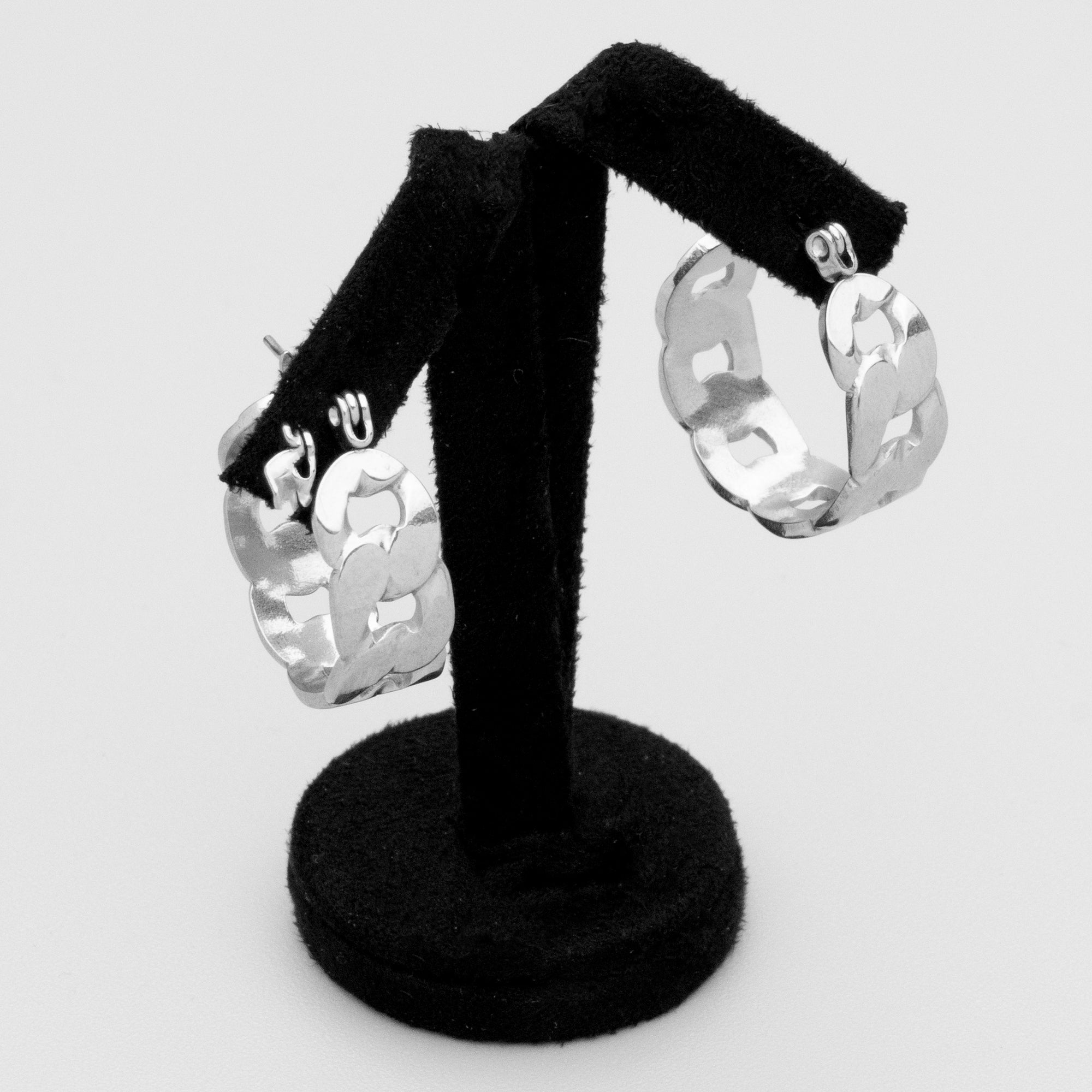 Hammered cuban link hoop earrings in silver