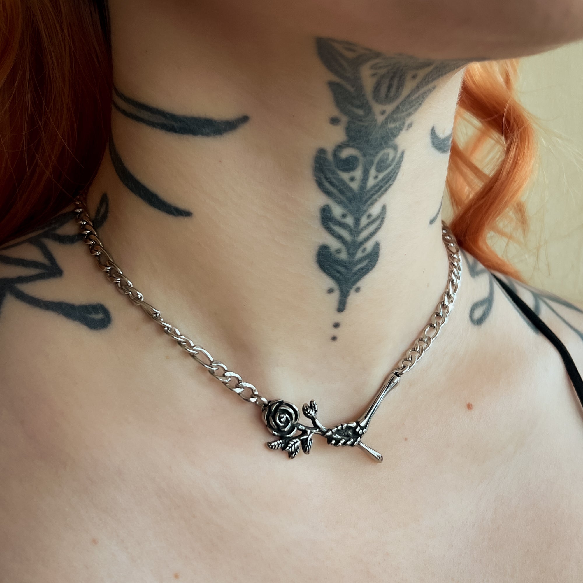Hand of Love Gothic Figaro Chain Choker (Silver)