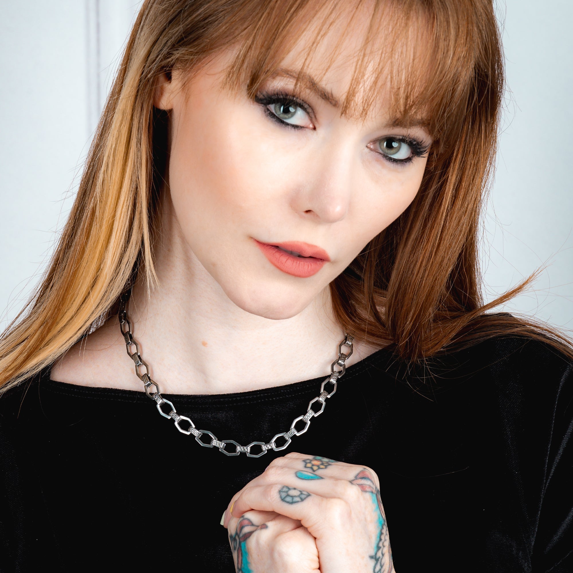 Silver stainless steel chunky hex link choker
