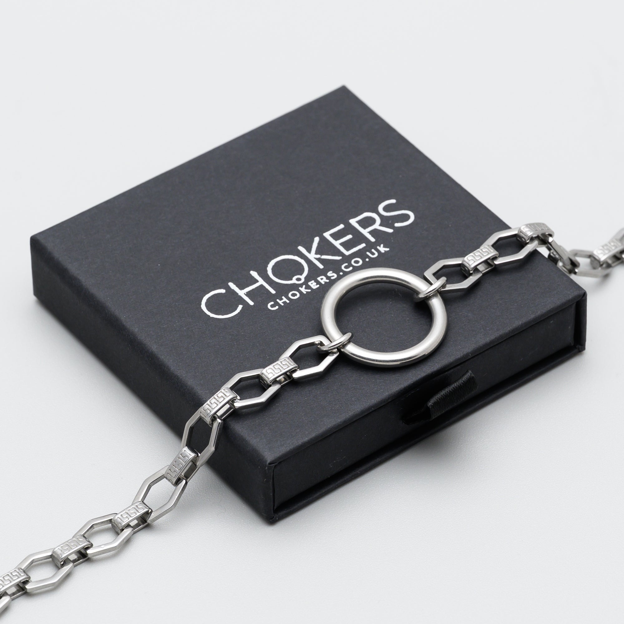 Chunky hex link o ring day collar in silver stainless steel
