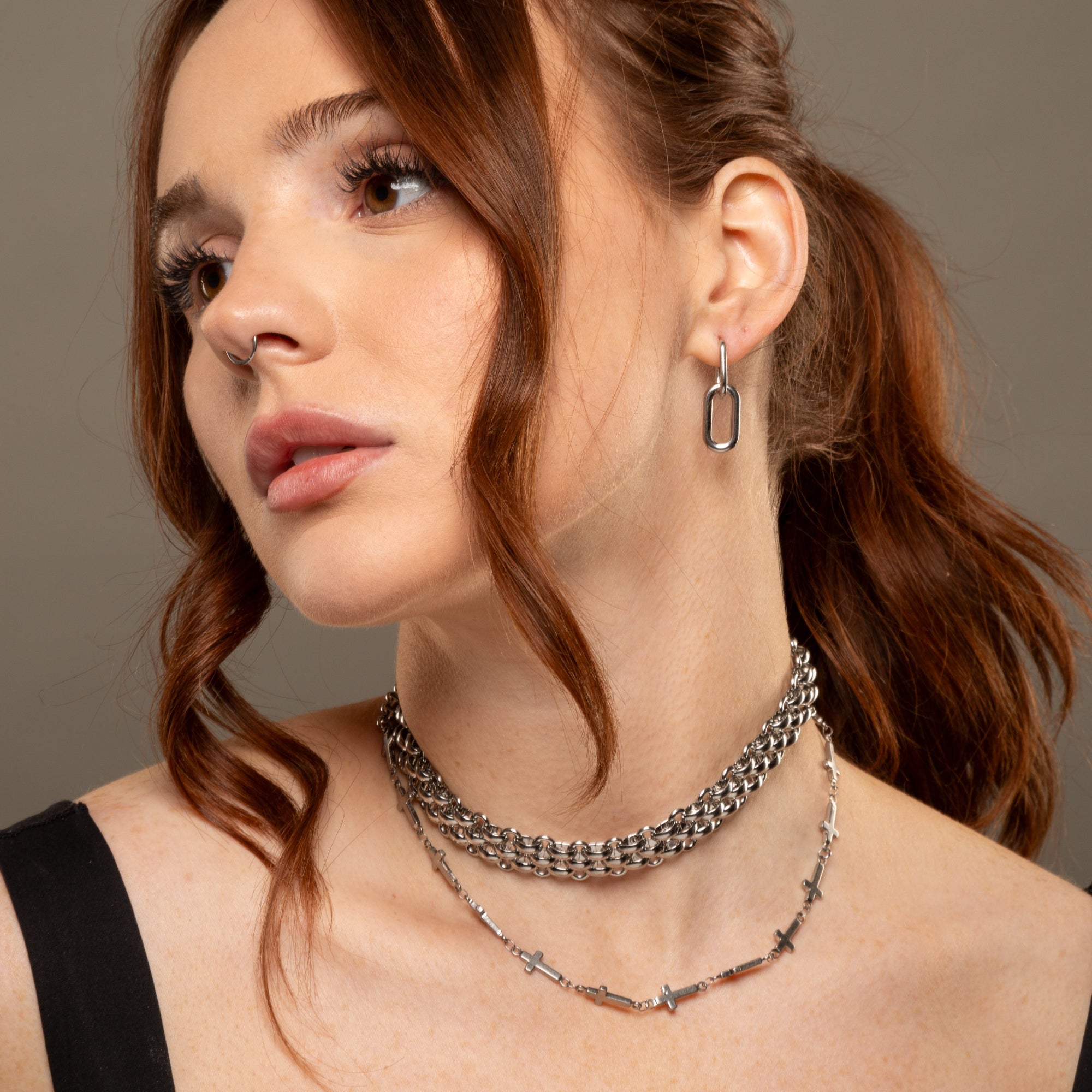 cross link necklace in silver