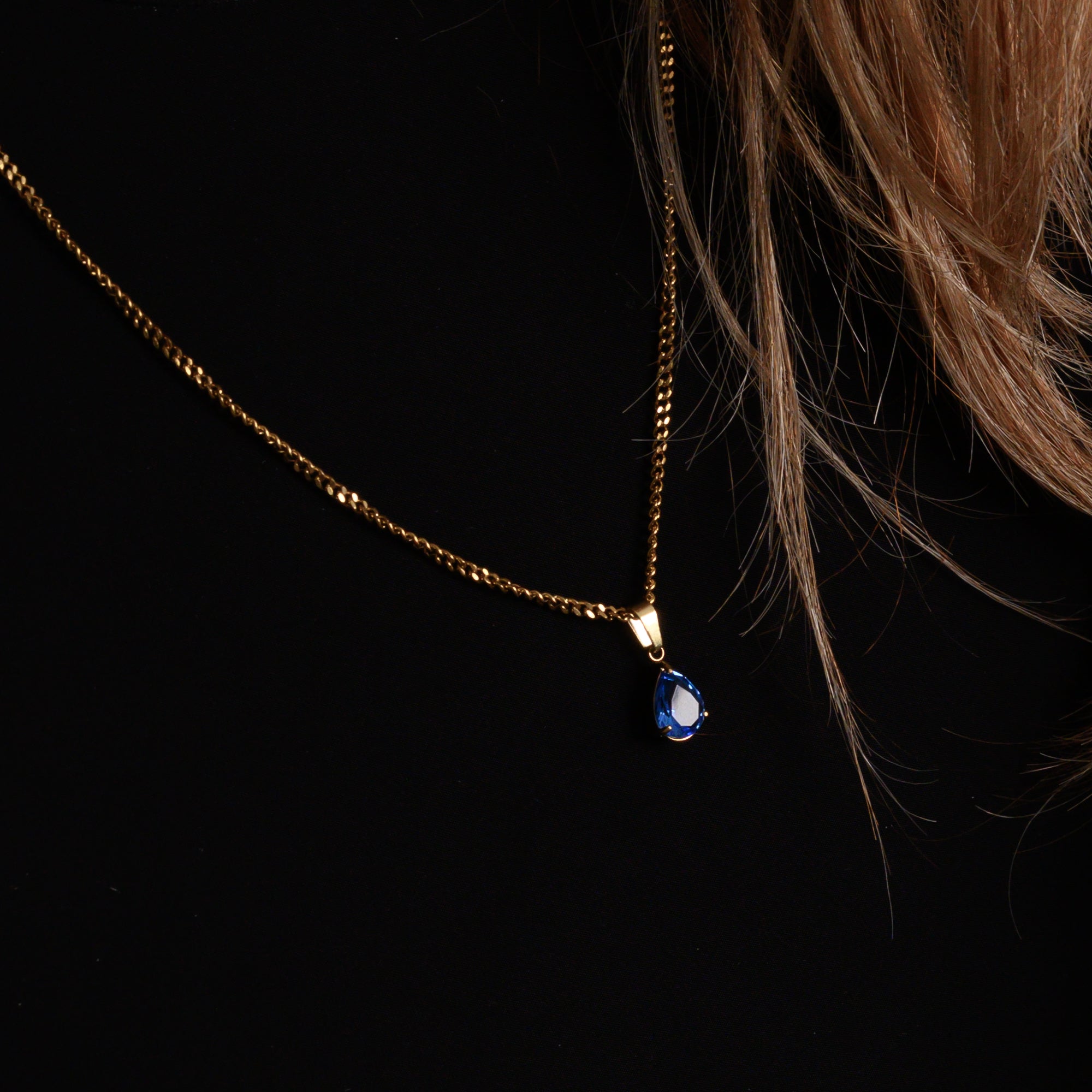March Aquamarine birthstone pendant necklace in gold