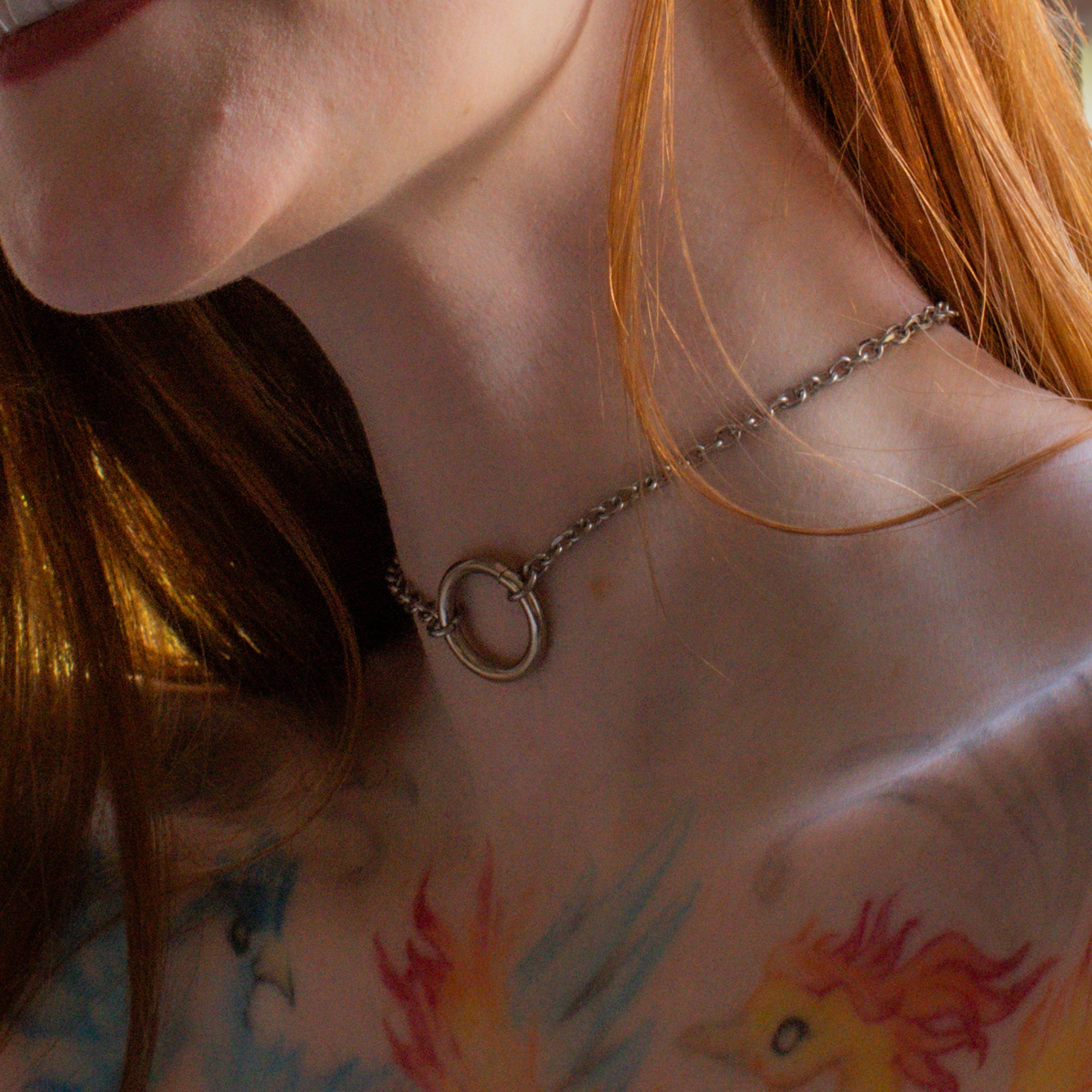 Cable Chain with medium O Ring day collar close up