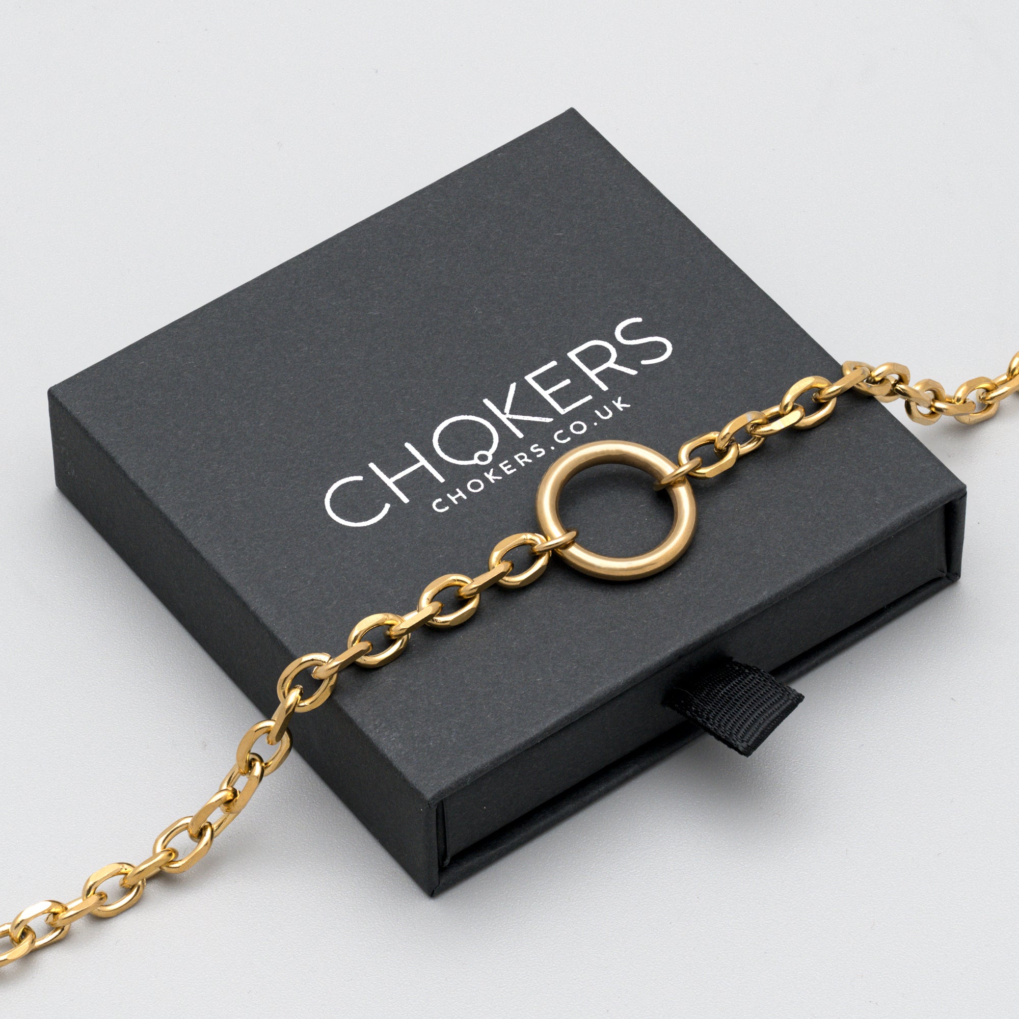 Gold O Ring day collar on chunky 6mm Gold cable chain