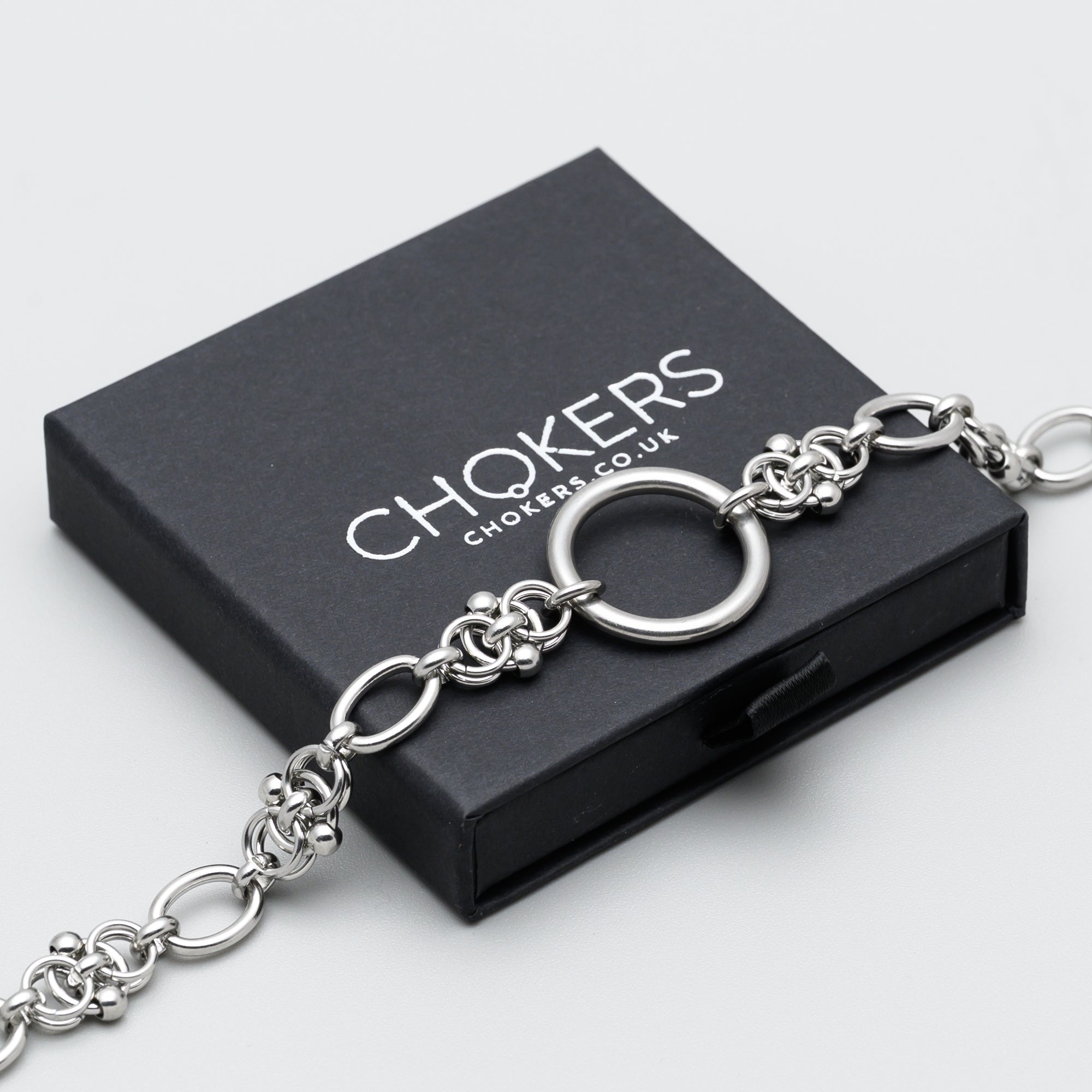 Chunky Oval chainmail O ring day collar in silver stainless steel