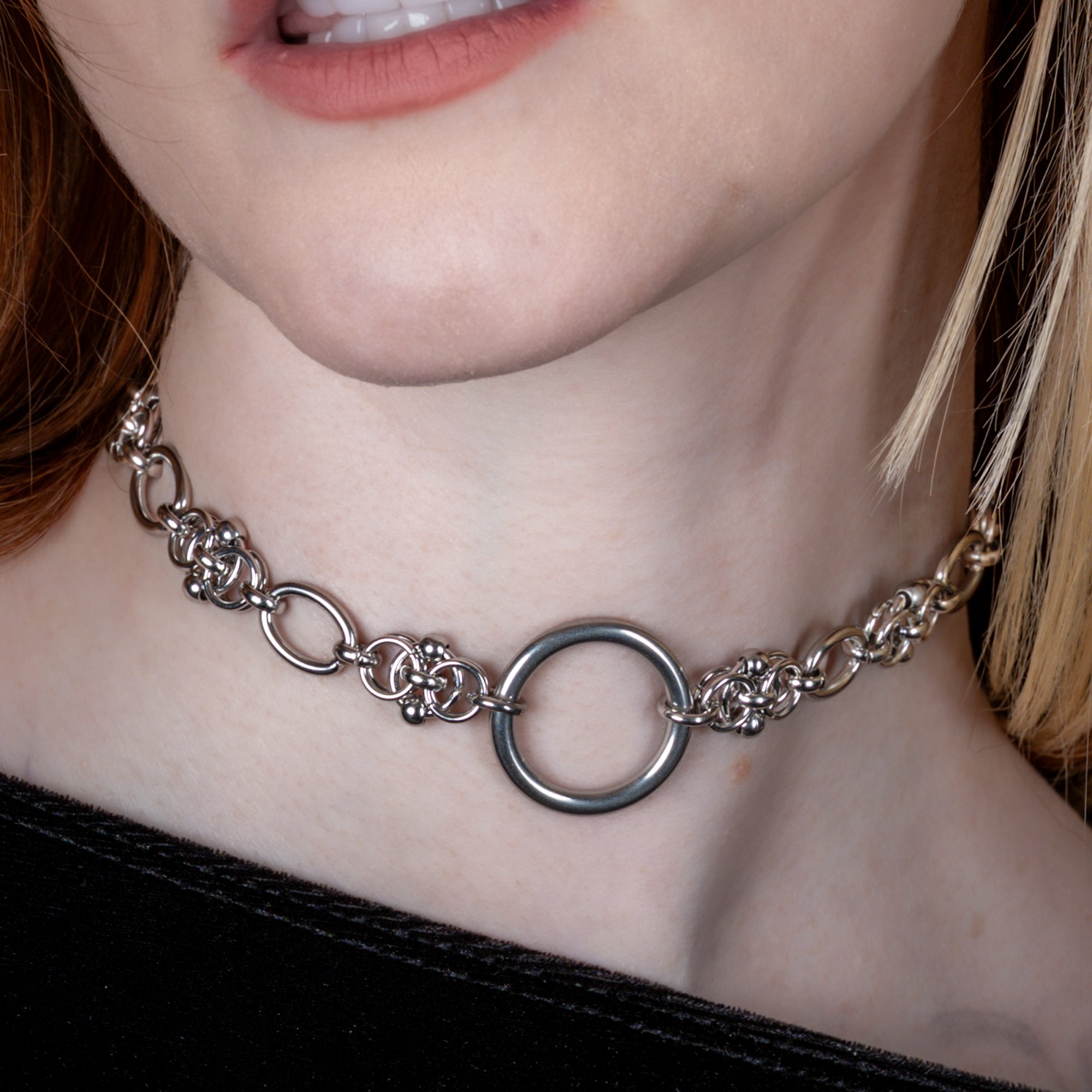 Chunky Oval chainmail O ring day collar in silver stainless steel