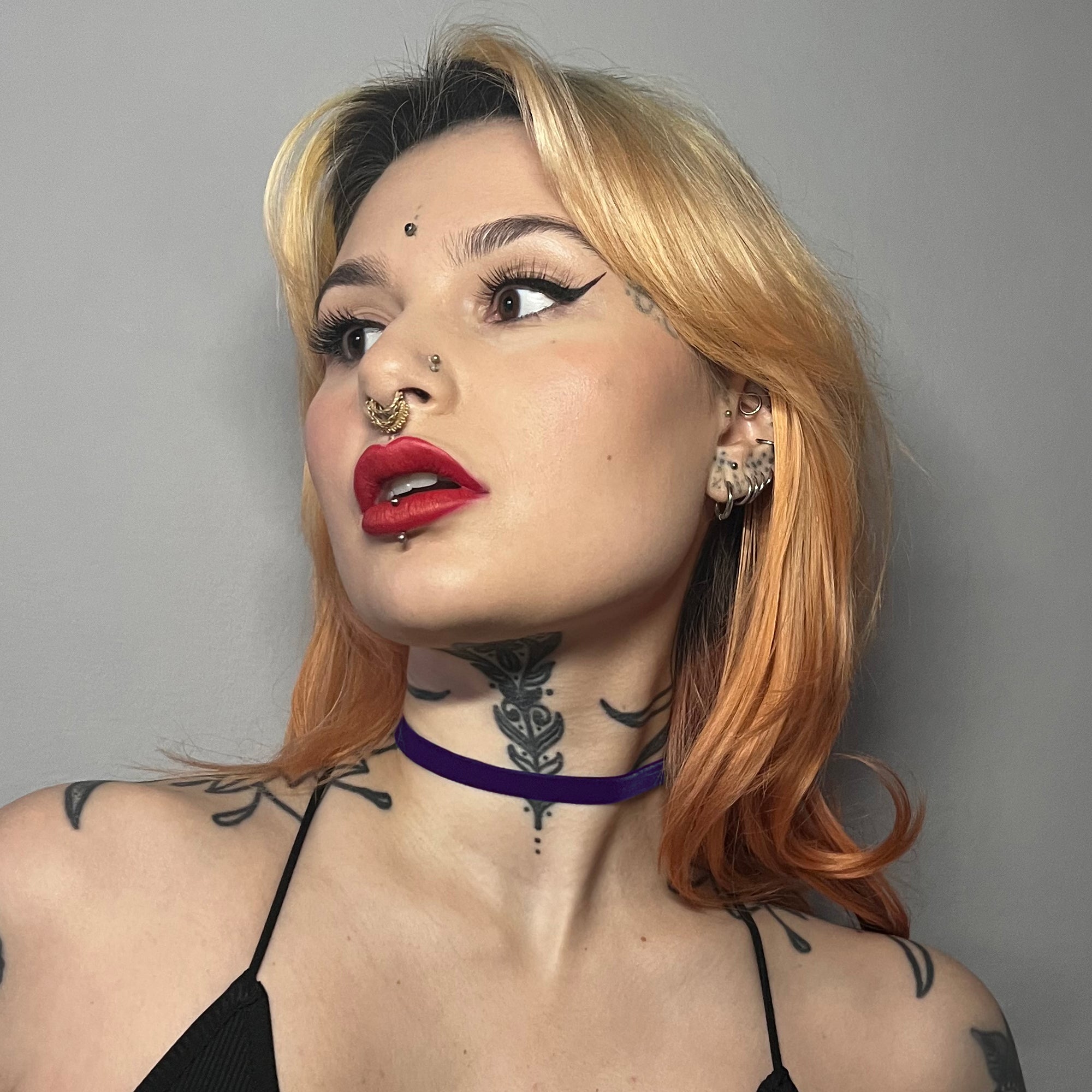 purple color velvet choker