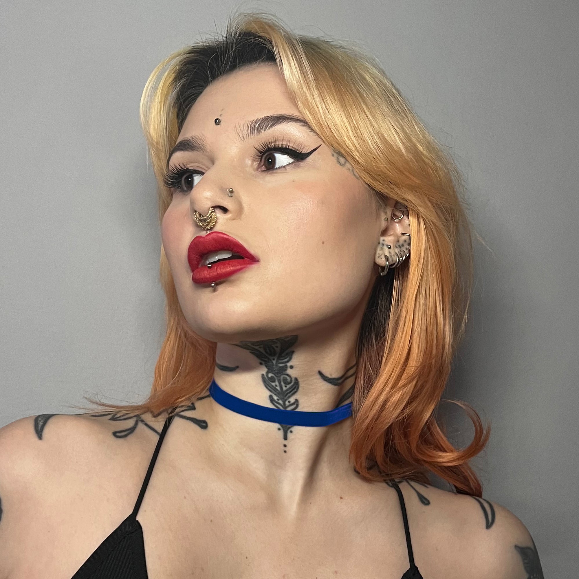 royal blue color velvet choker