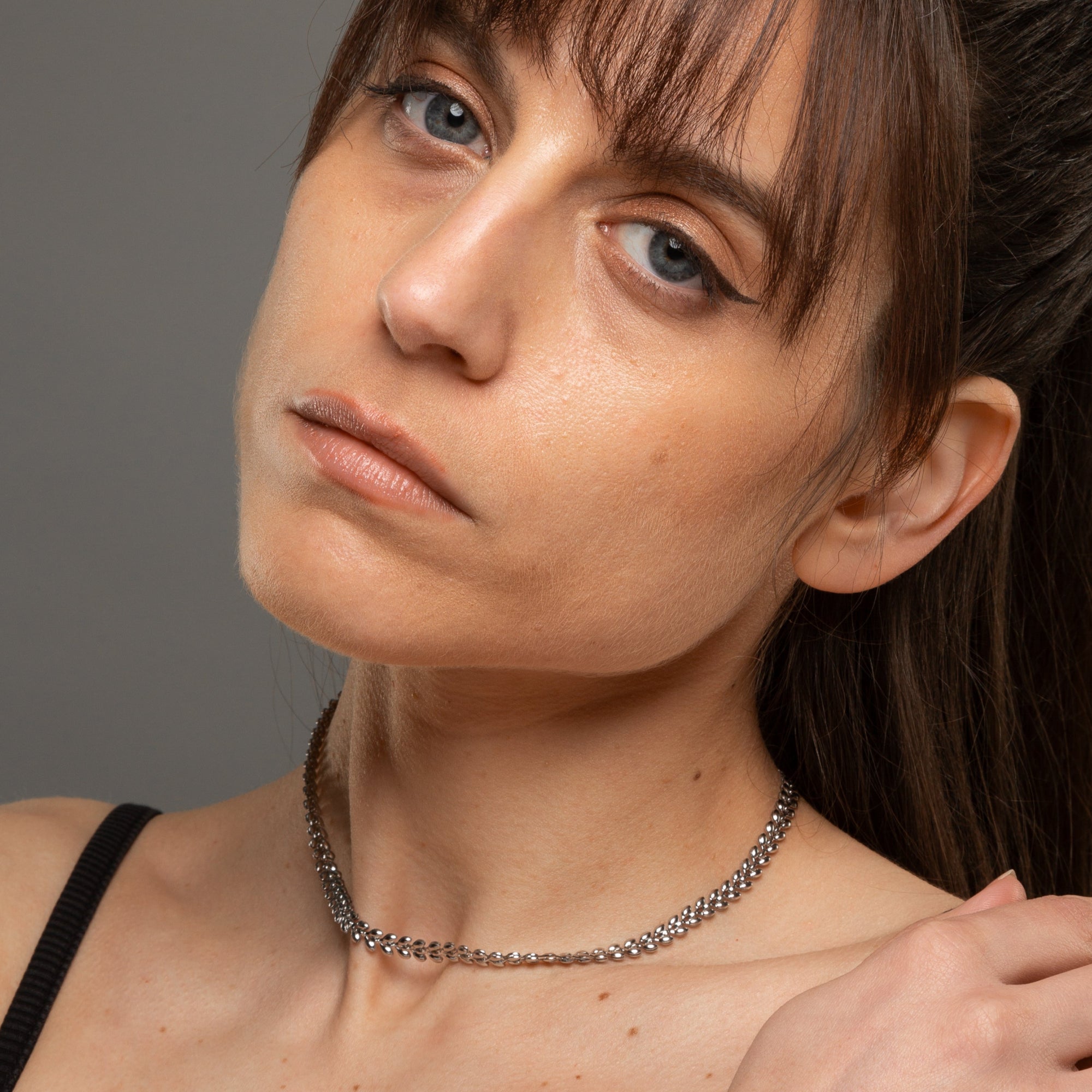Dainty leaf link necklace in silver stainless steel 5mm width
