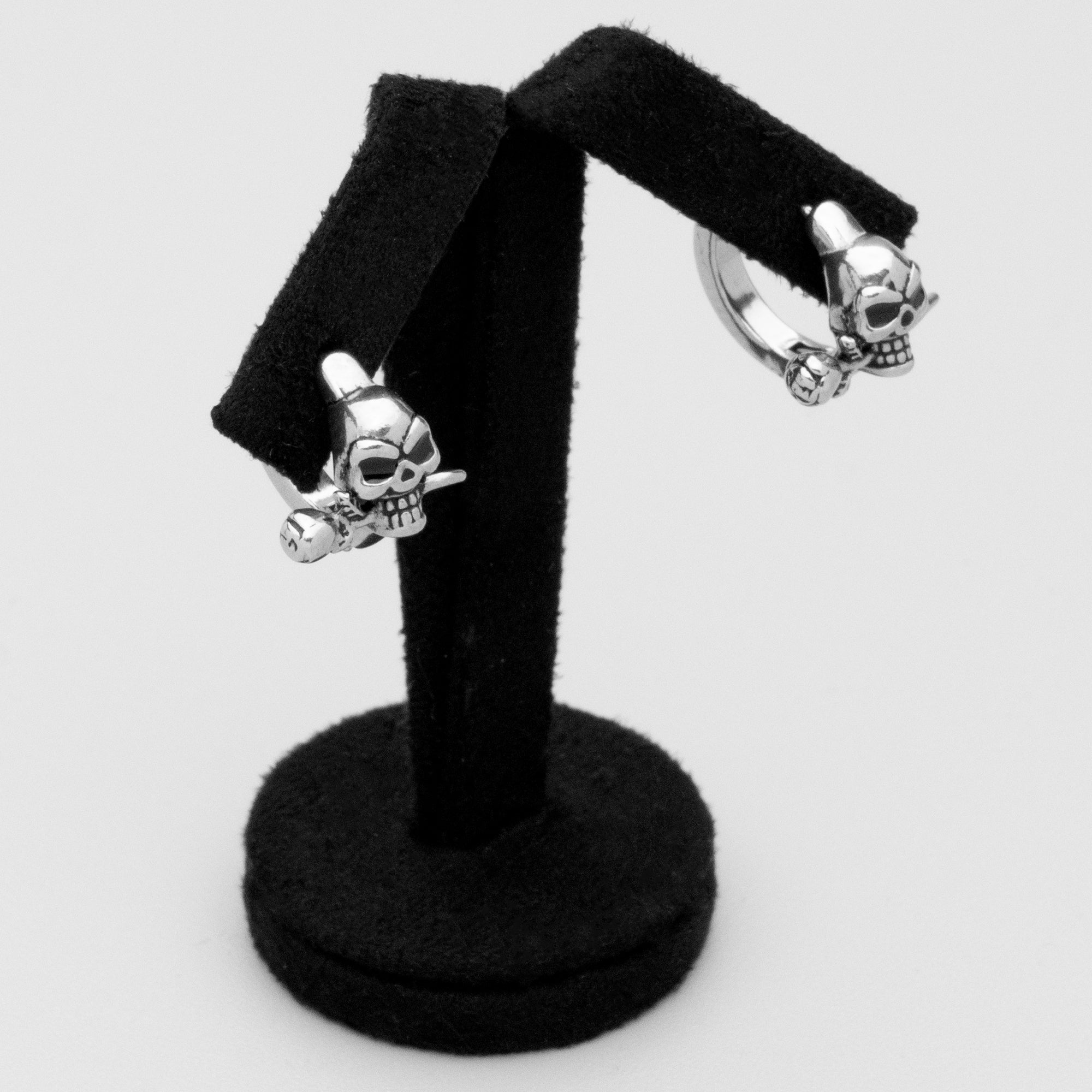 Boucles d'oreilles créoles gothiques tête de mort et rose 14 mm (argent)