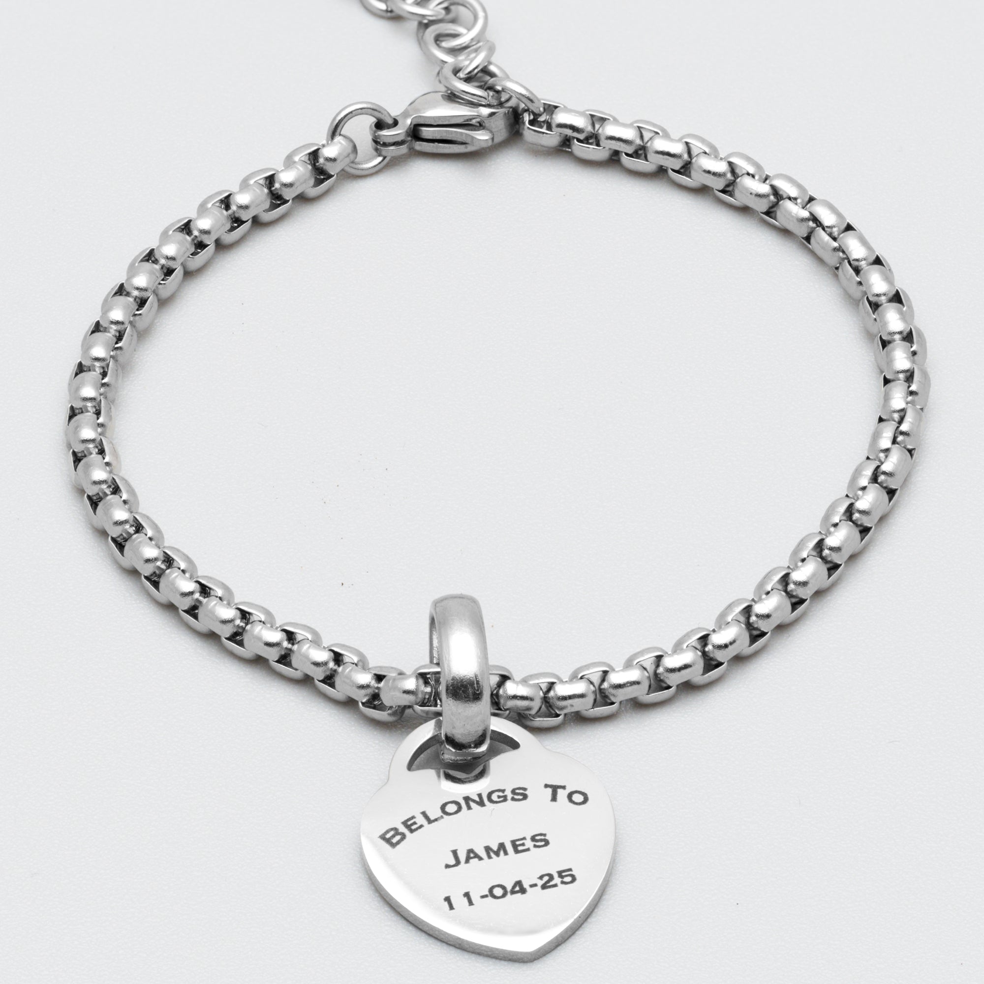 Box chain bracelet with engraved heart pendant in silver stainless steel, personalised bracelet