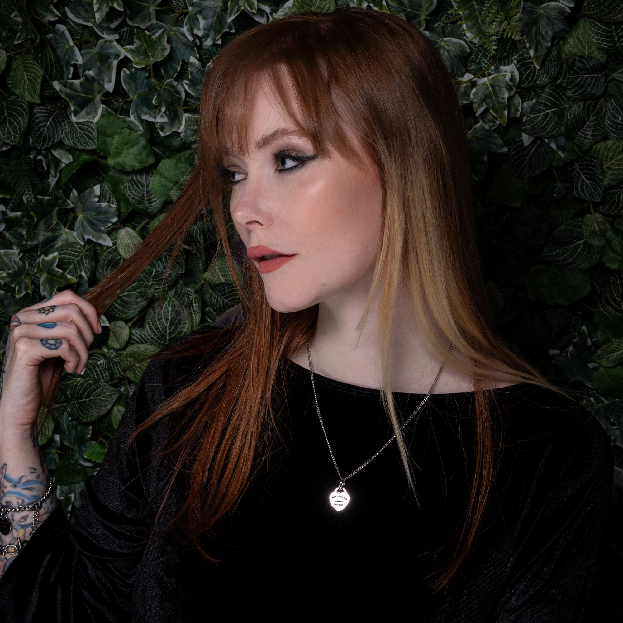 Mini engraved heart pendant necklace in silver stainless steel