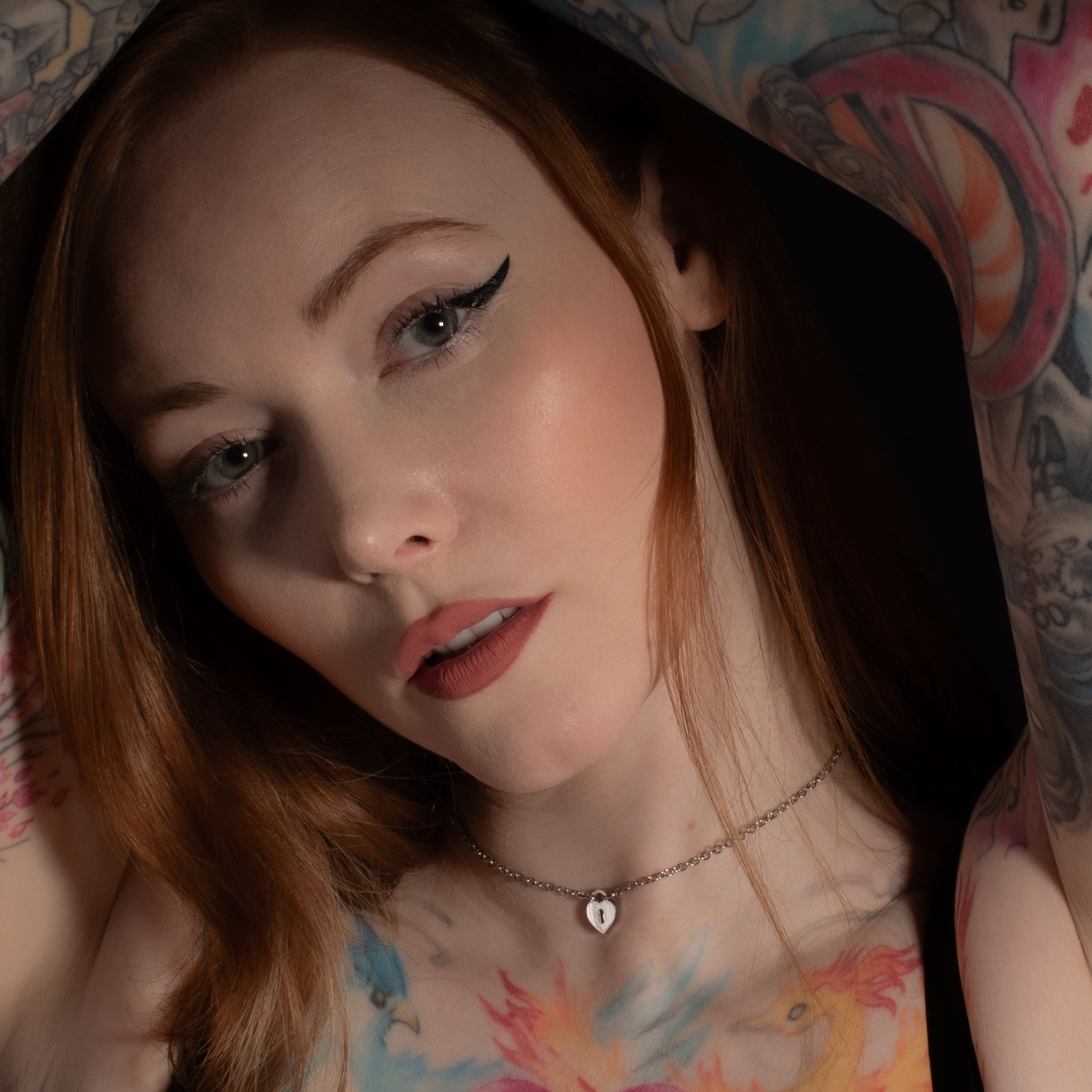 Micro heart day collar on female model