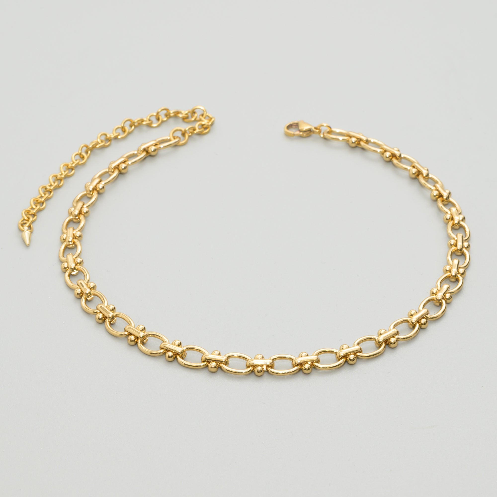 Small oval link chain choker necklace in Gold plated stainless steel