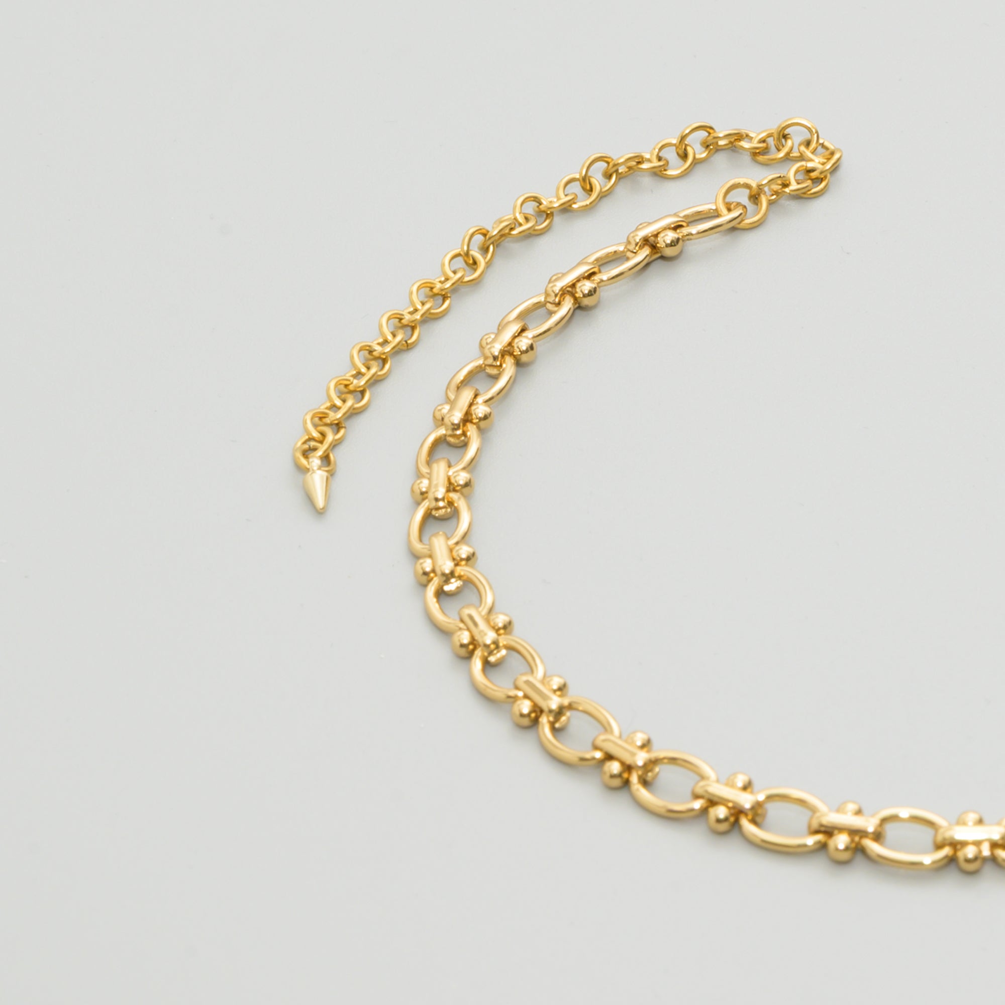 Small oval link chain choker necklace in Gold plated stainless steel