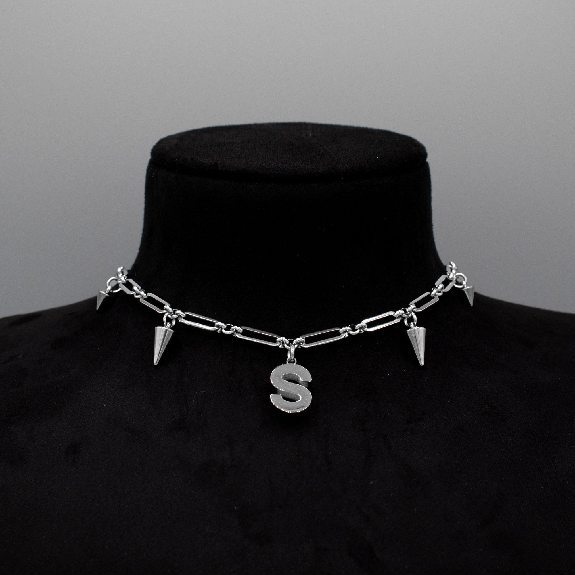 Bold Initial Spiked Paperclip Link Choker Necklace (Silver)