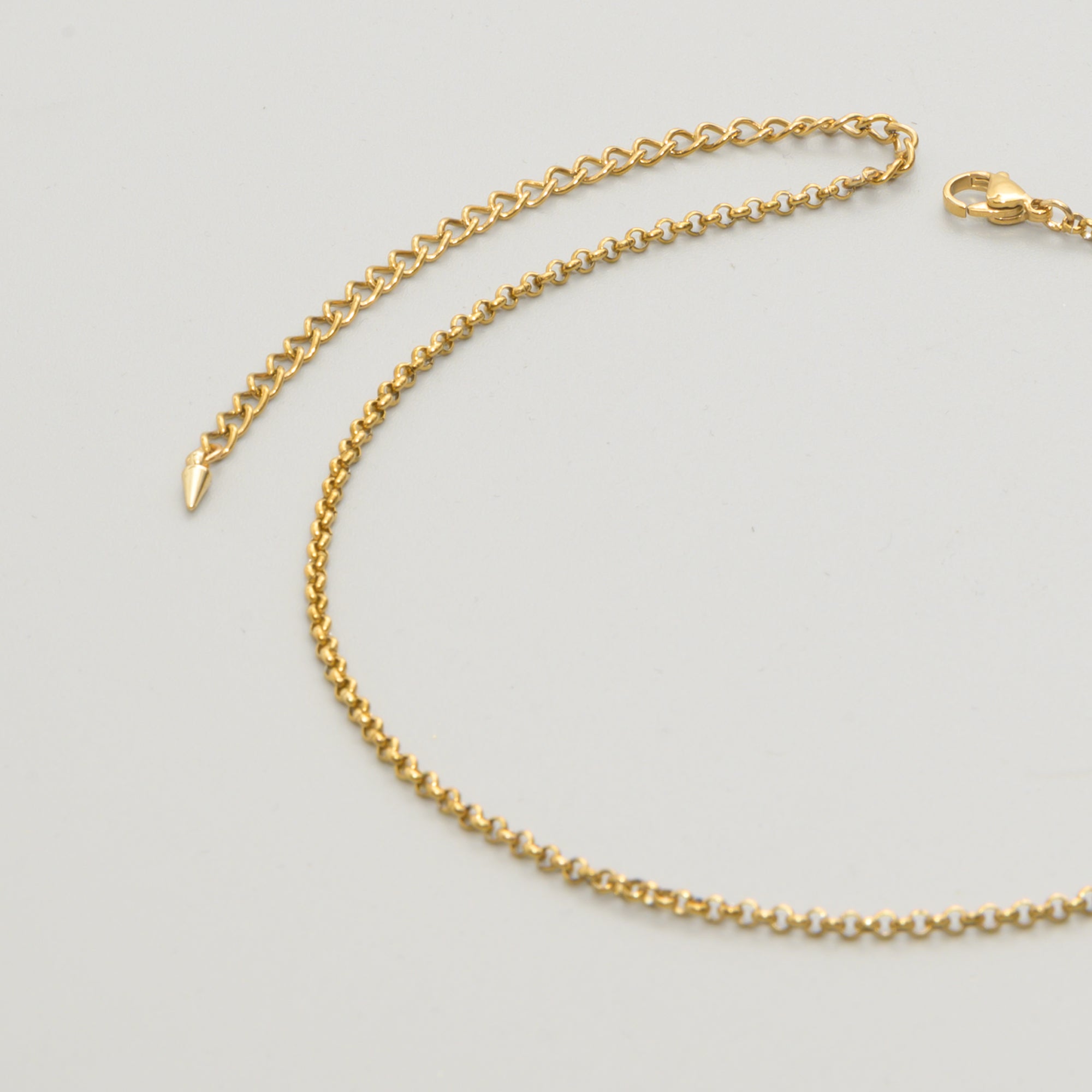 Dainty belcher chain choker in Gold plated stainless steel