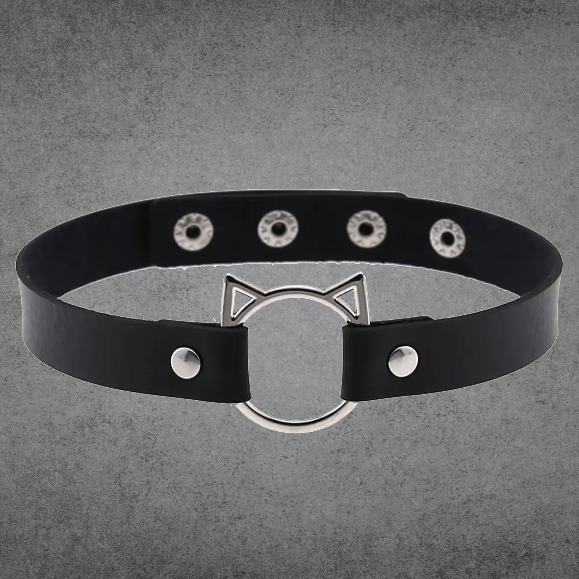 Kitten O ring gothic collar in black with silver detail 