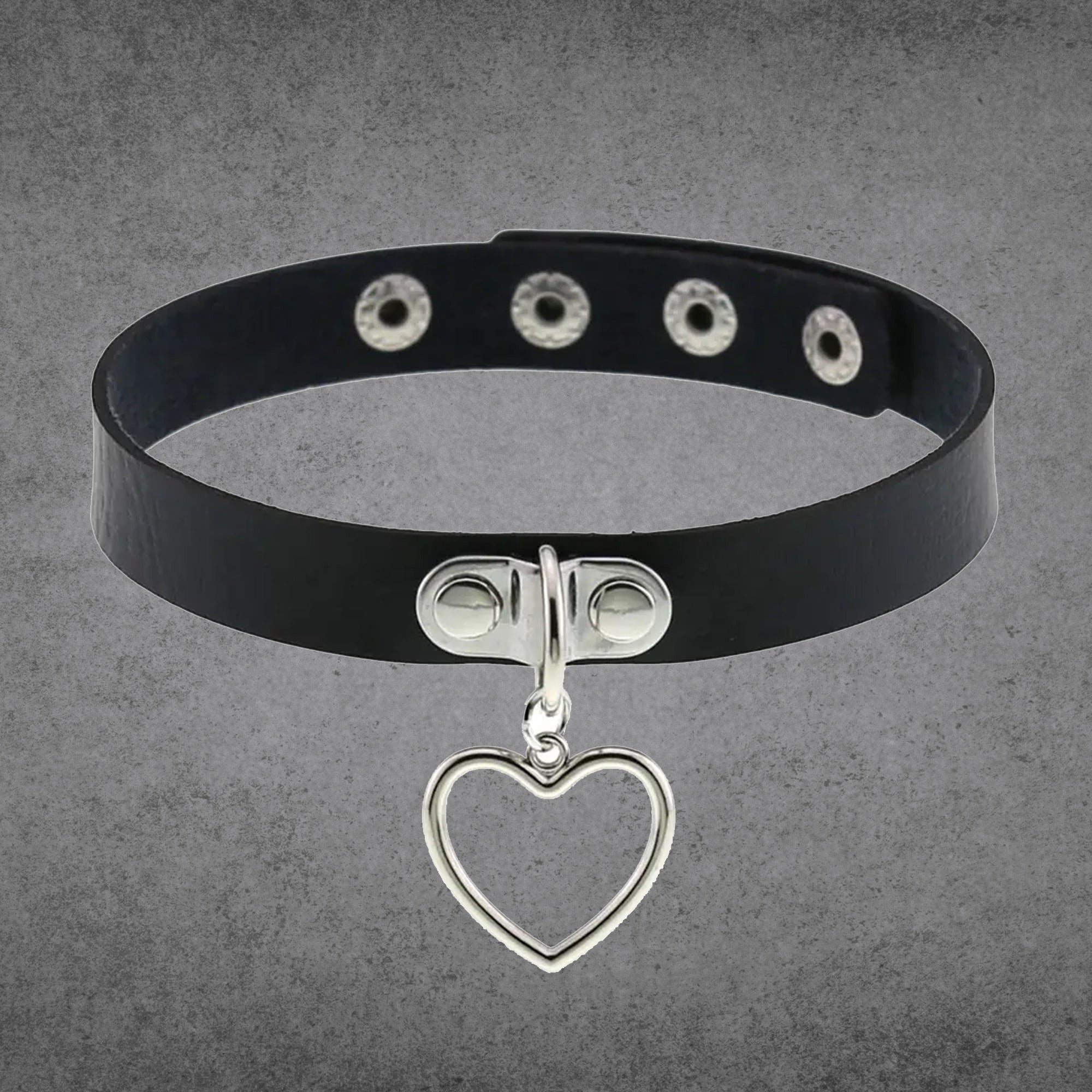 Goth style Heart pendant collar 