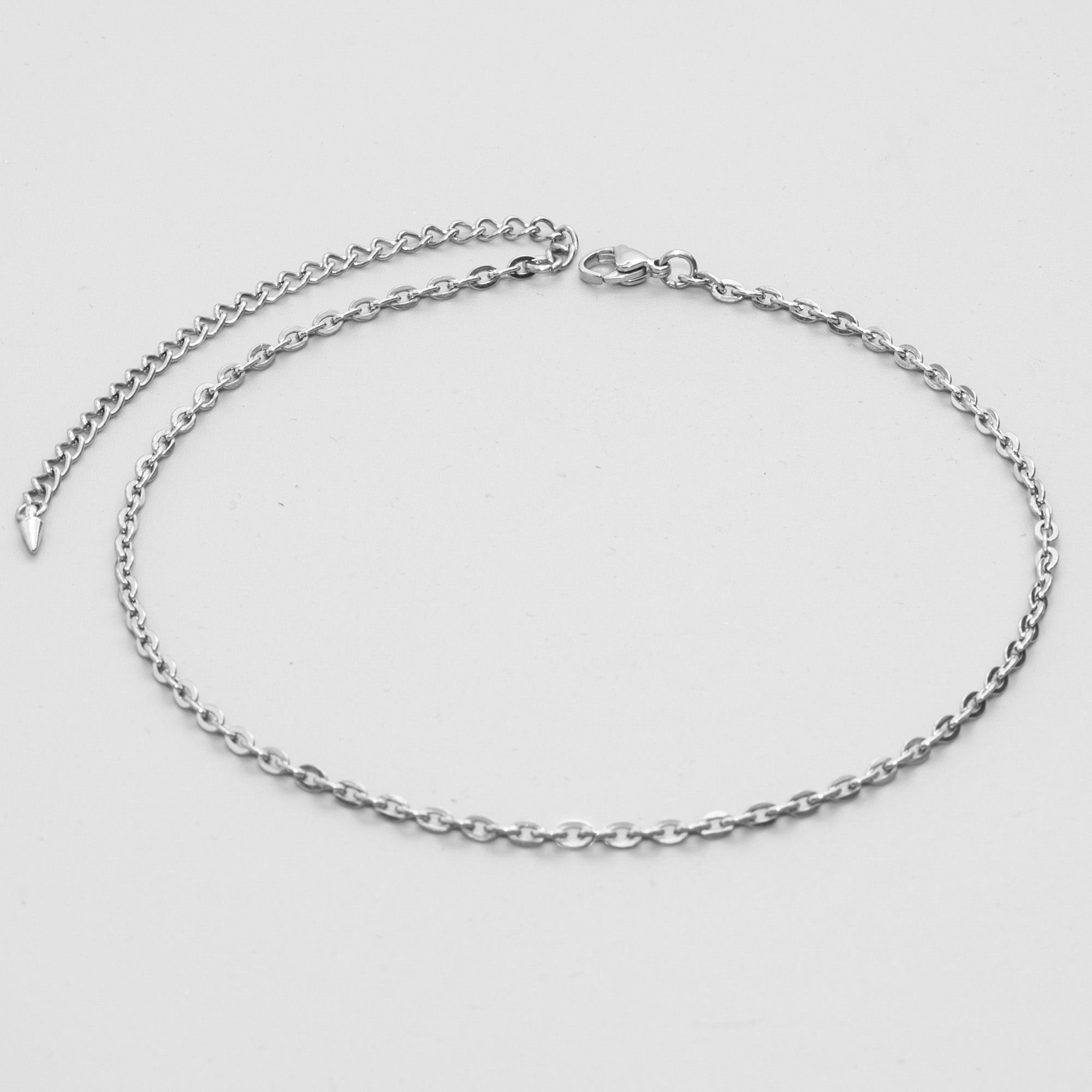 Dainty 3mm cable chain choker necklace in silver stainless steel 