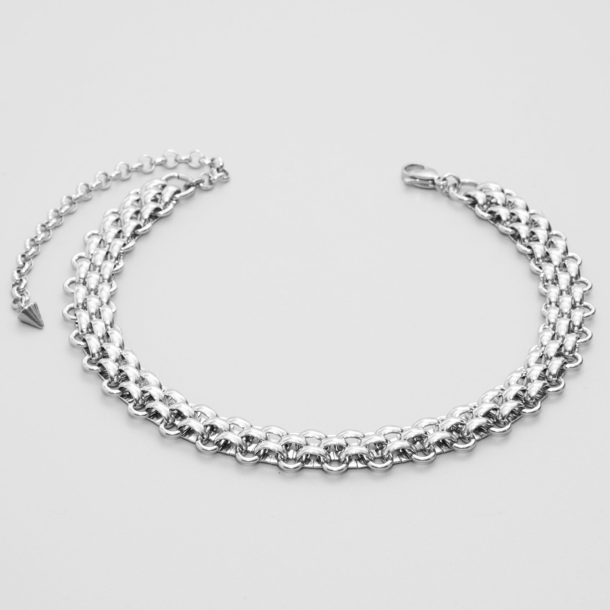 Silver coloured triple layer chainmail choker close up