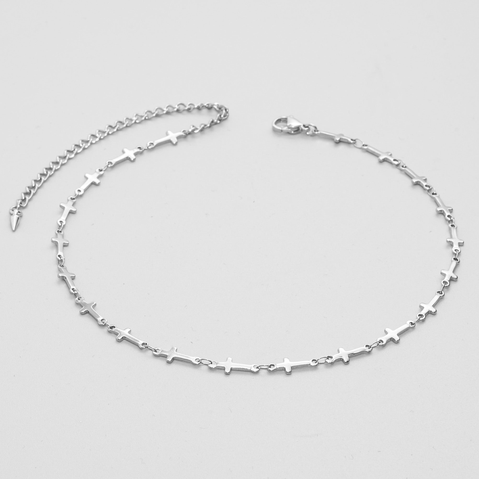 Cross link choker necklace in silver stainless steel