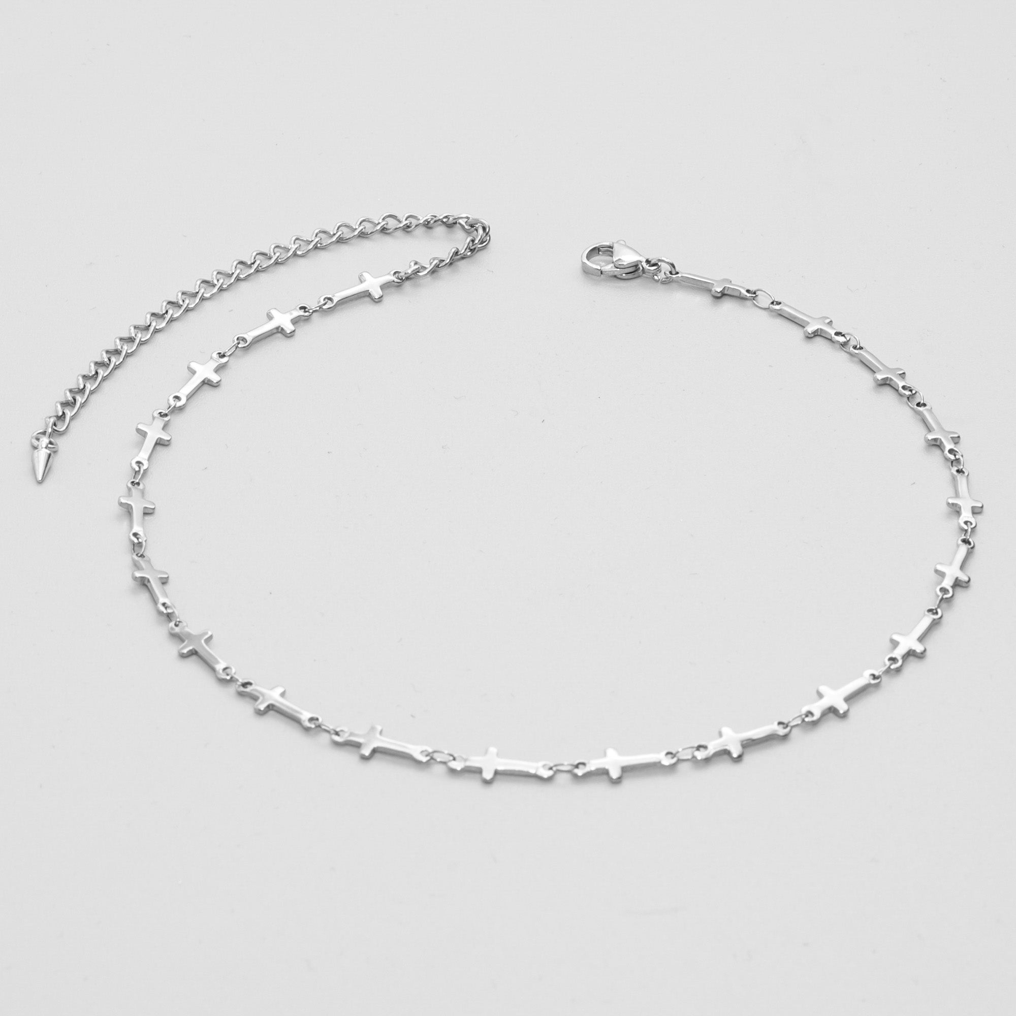 Cross link choker necklace in silver stainless steel