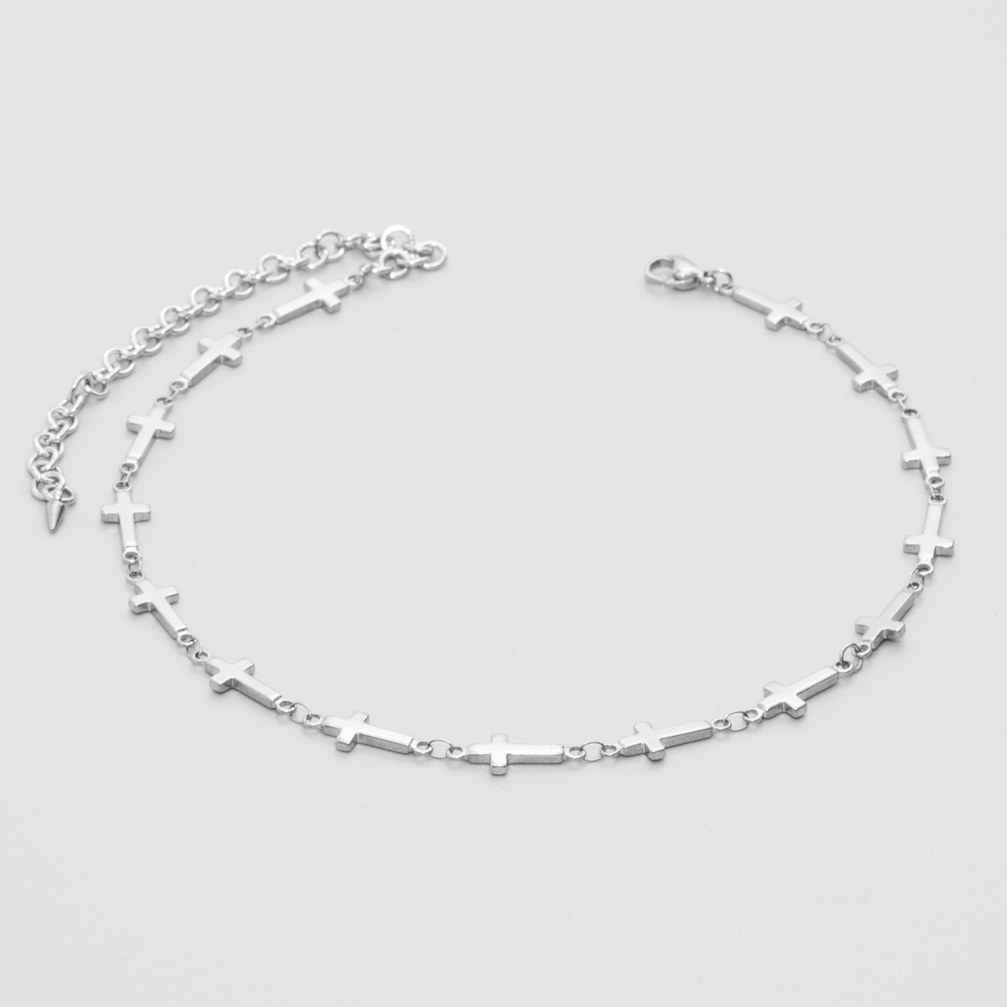 Large cross link choker in silver stainless steel